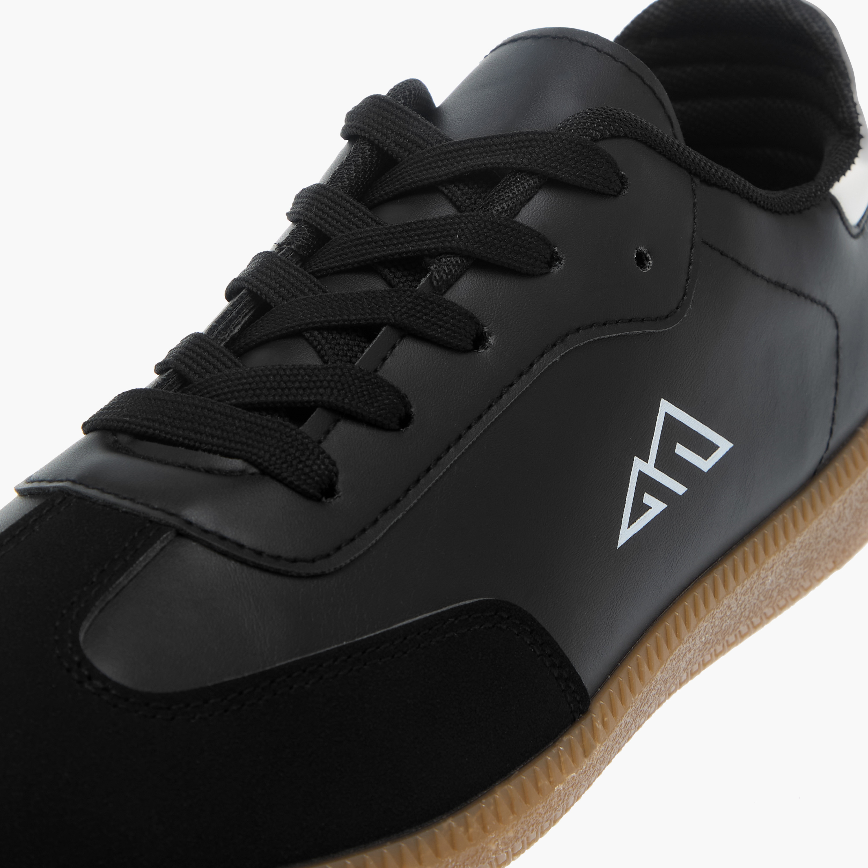 حذاء سنيكرز بألواح ورباط إغلاق من أوكلان من شو إكسبريس-sports-men-shoes-image-4
