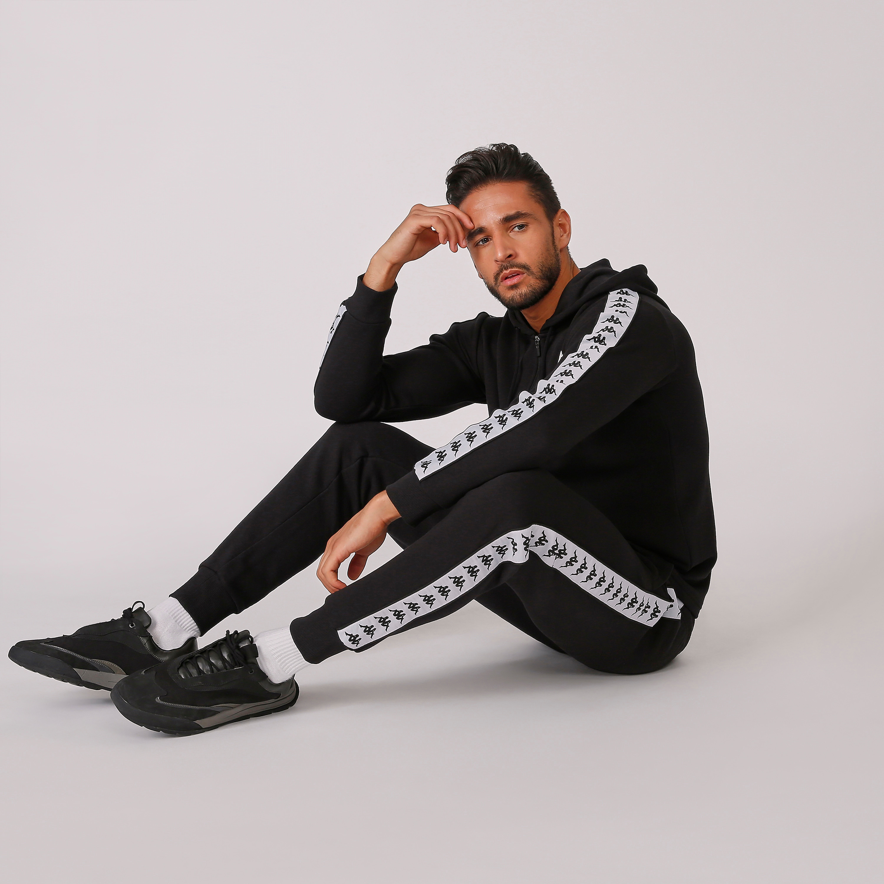 Latest store kappa tracksuits