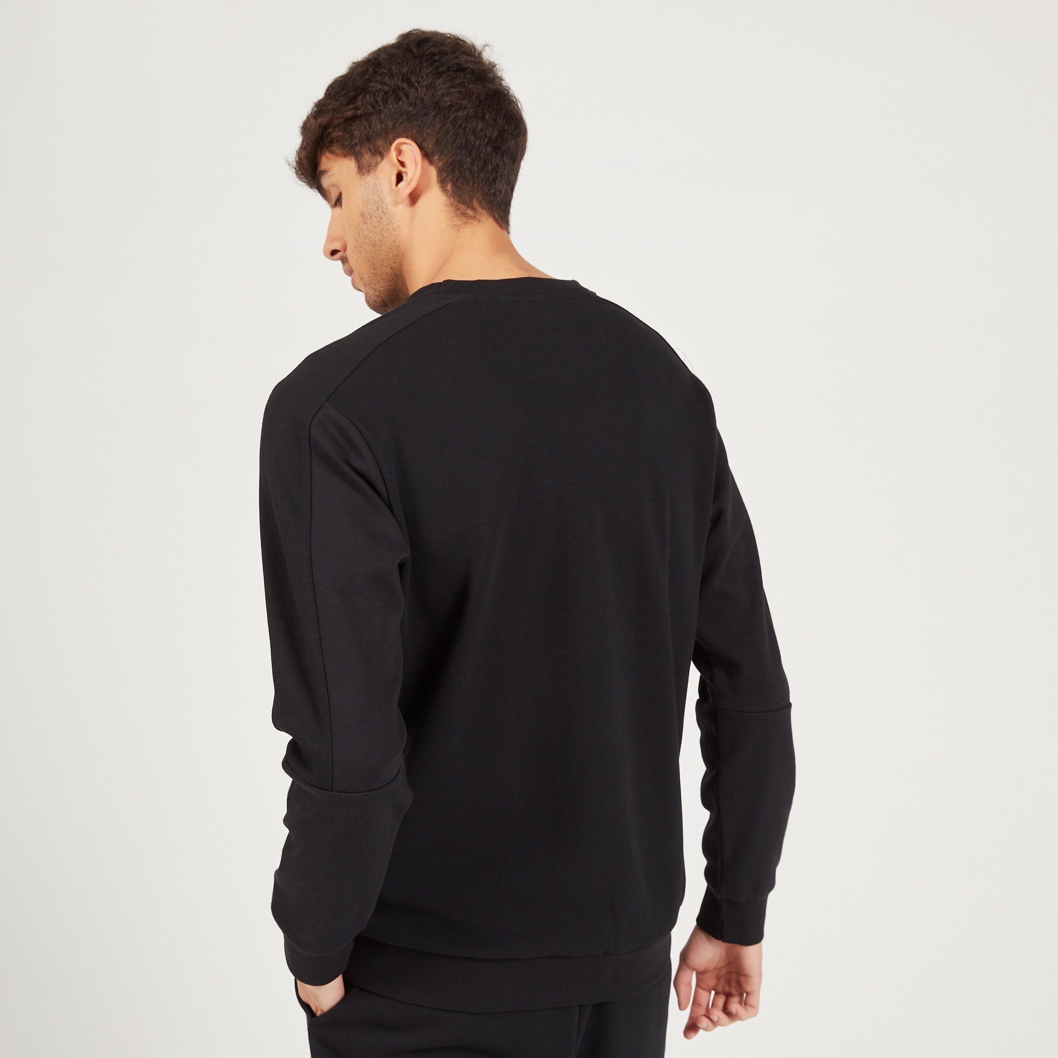 سويت شيرت سادة بياقة ضيقة وأكمام طويلة من كابا-men-winterwear-hoodiesandsweatshirts-image-4