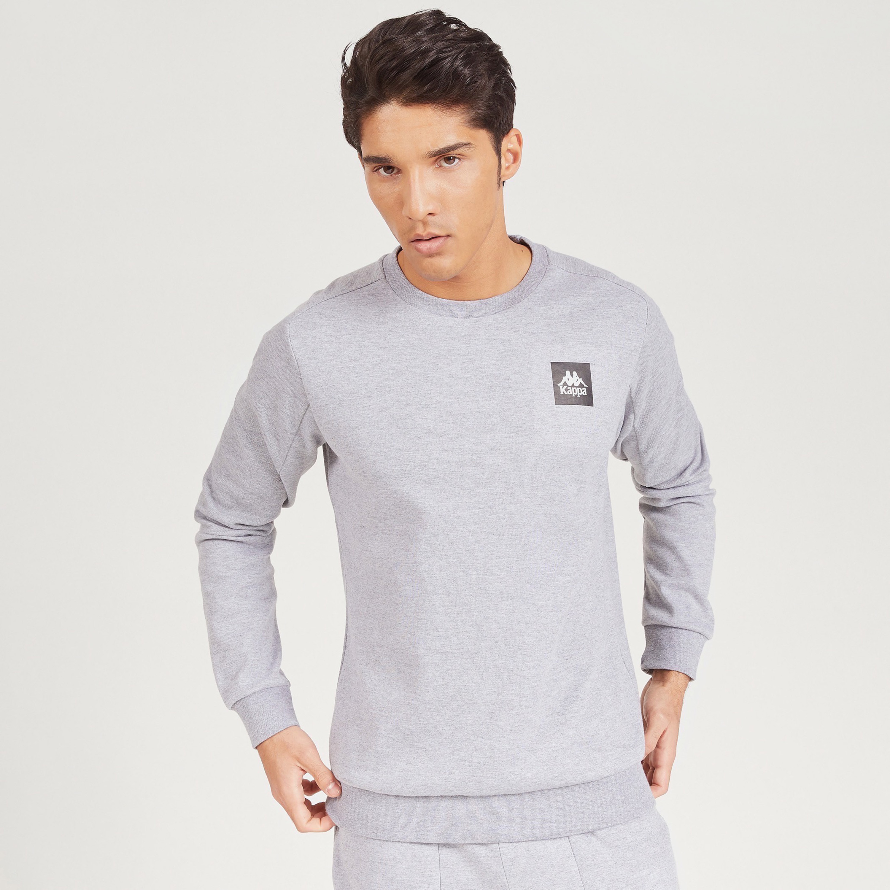 سويت شيرت سادة بياقة ضيقة وأكمام طويلة من كابا-men-winterwear-hoodiesandsweatshirts-image-5