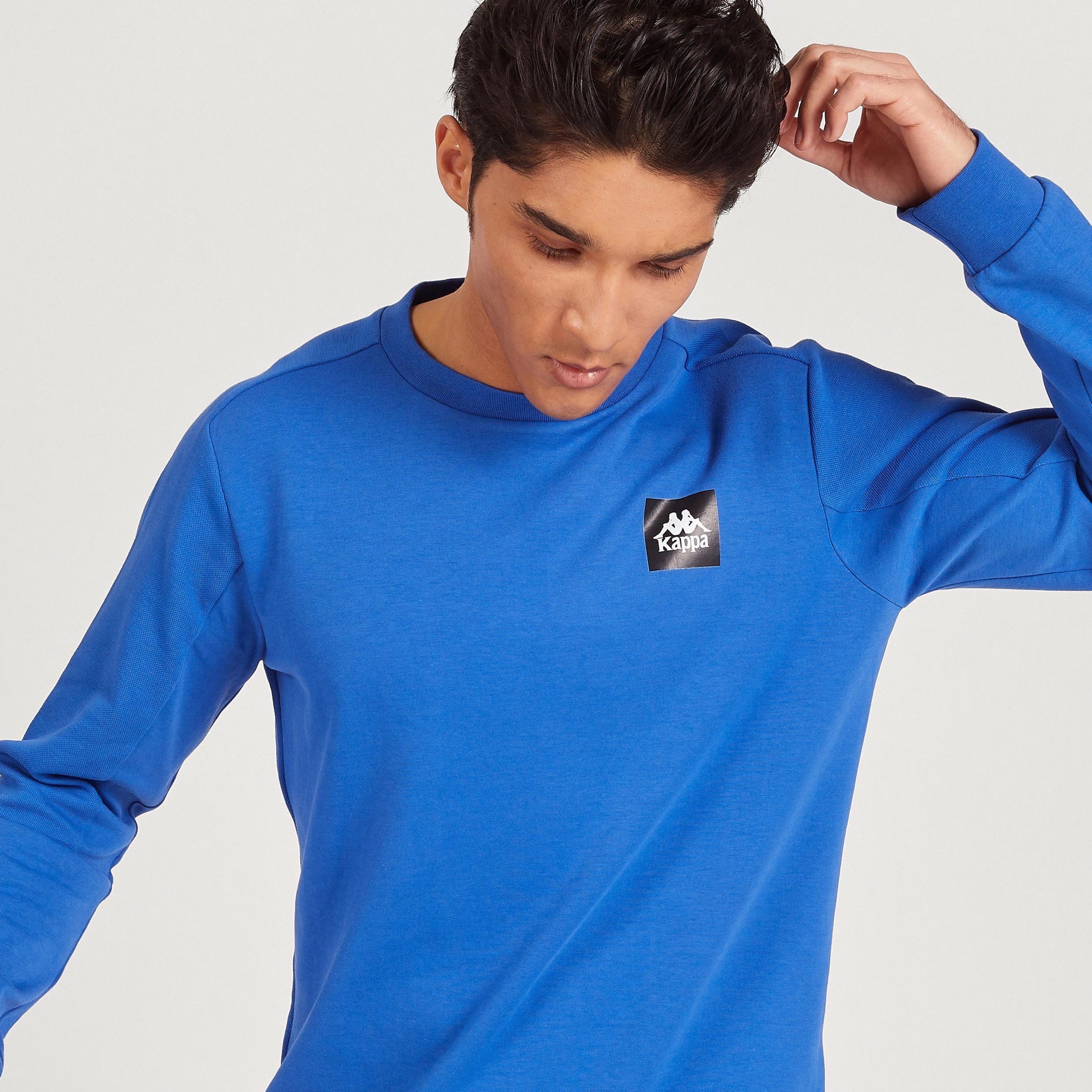 سويت شيرت سادة بياقة ضيقة وأكمام طويلة من كابا-men-winterwear-hoodiesandsweatshirts-image-11