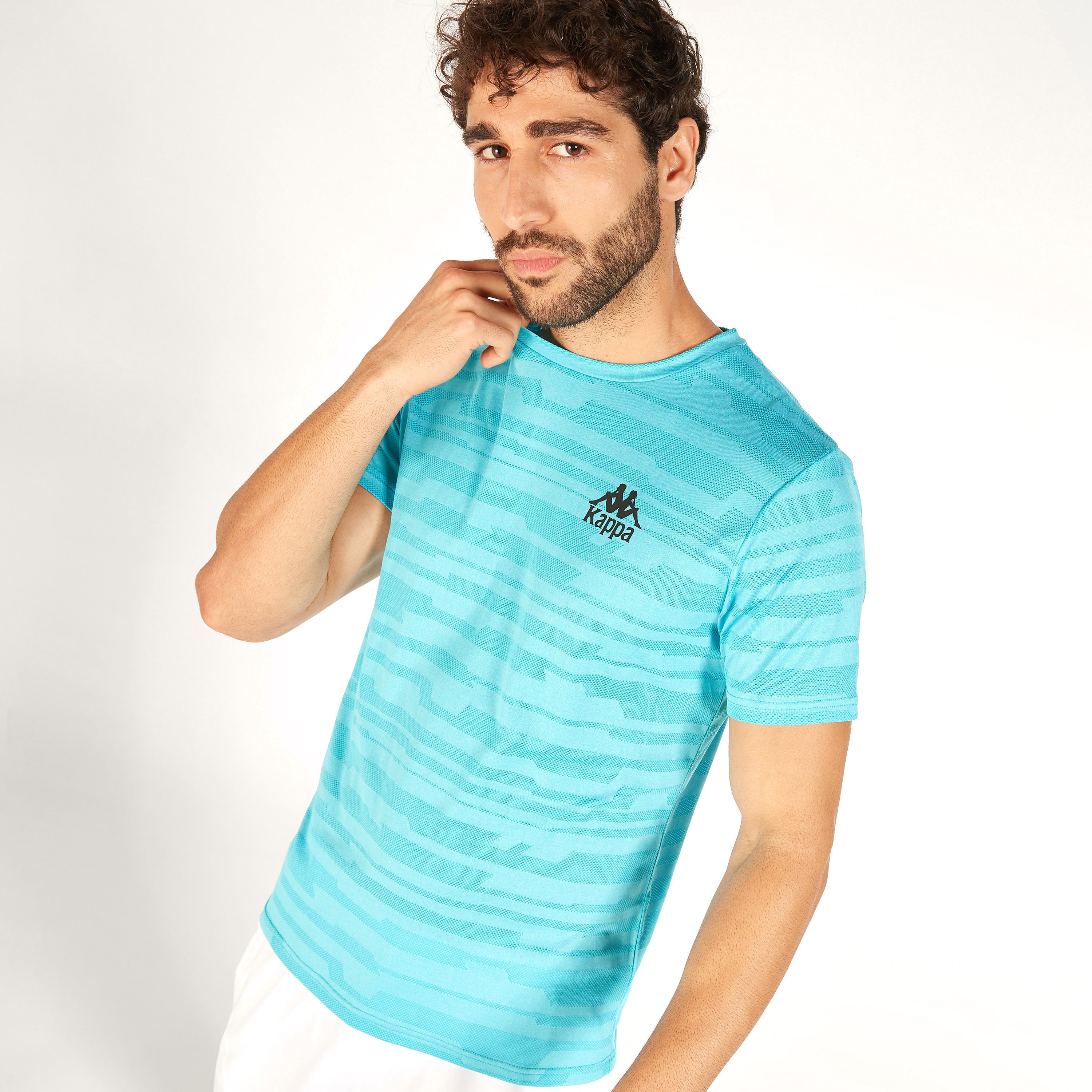 تيشيرت بياقة ضيّقة وأكمام قصيرة وطبعات من كابا-men-clothing-sportswearandactivewear-tshirtsandpolos-image-6