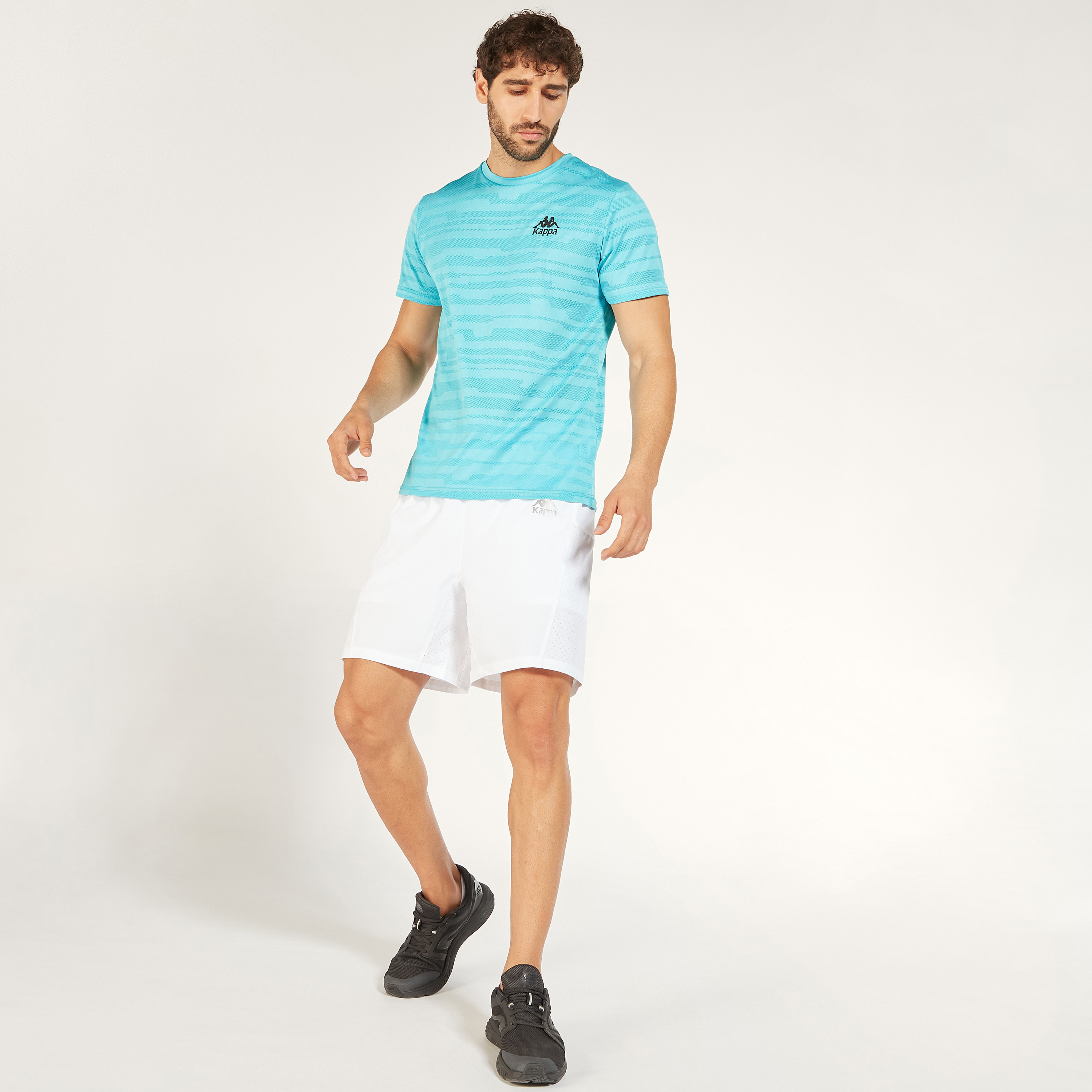 تيشيرت بياقة ضيّقة وأكمام قصيرة وطبعات من كابا-men-clothing-sportswearandactivewear-tshirtsandpolos-image-7