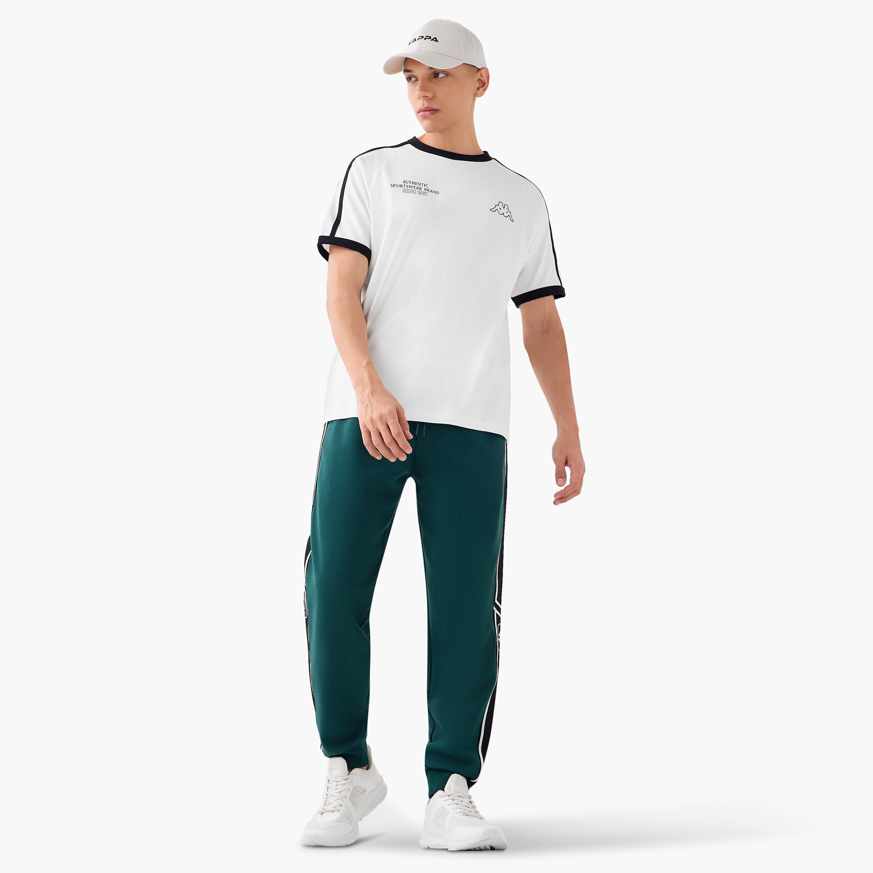 بنطلون رياضي بطبعات شعار ورباط إغلاق من كابا-men-clothing-sportswearandactivewear-bottoms-joggers-image-7