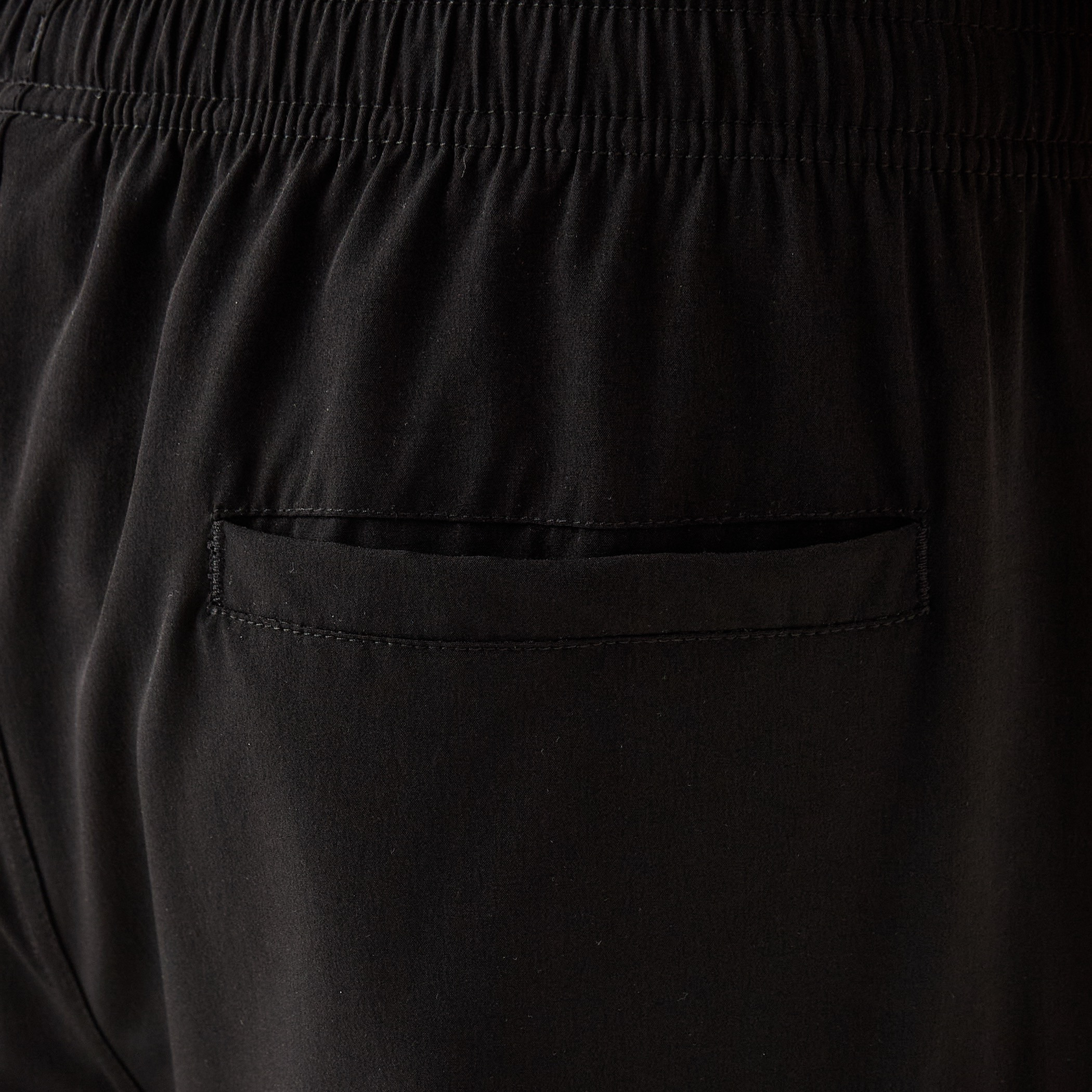 شورت كارجو بخصر مطاطي وطبعات شعار من كابا-men-clothing-bottoms-shorts-image-5