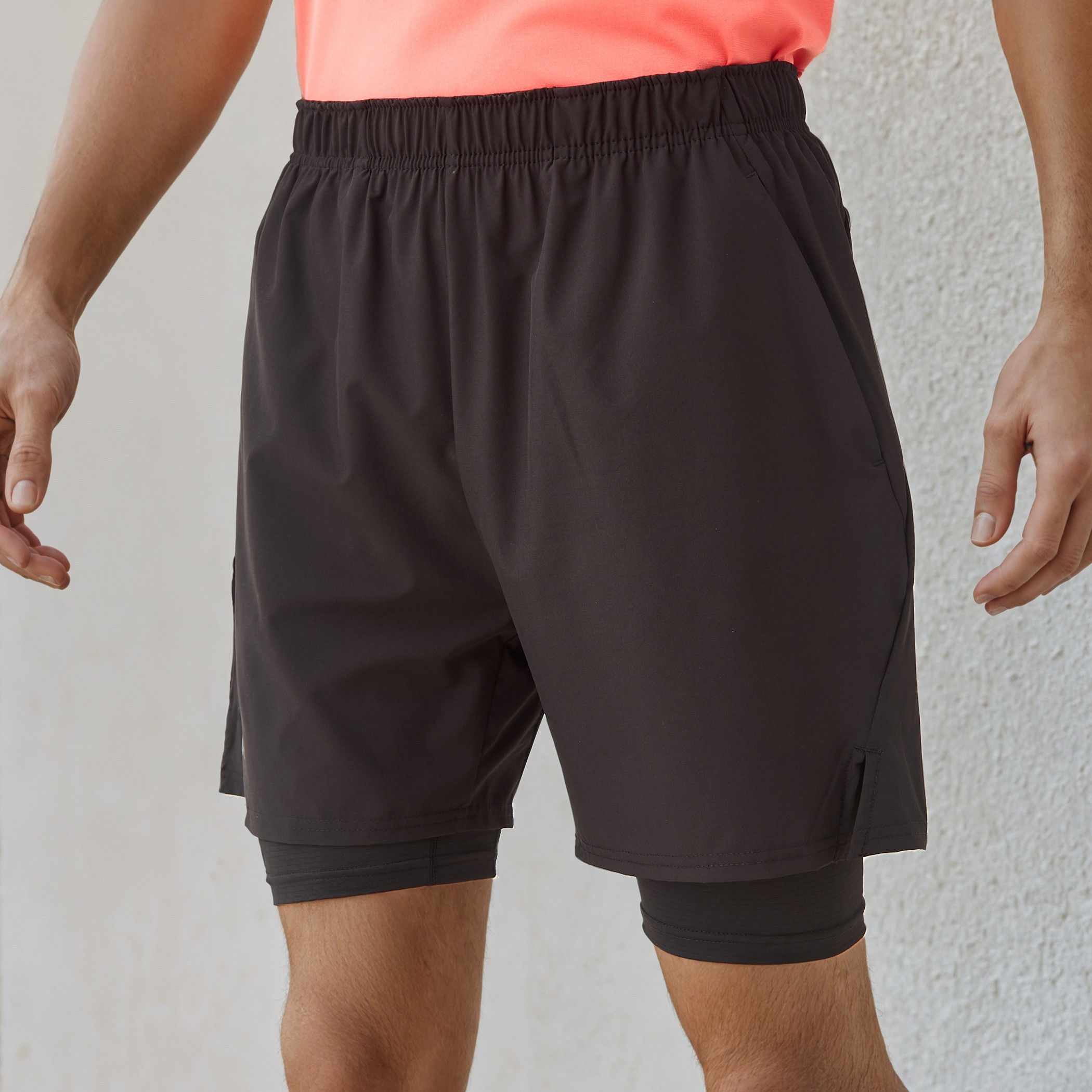 شورت جري مع شورت داخلي بطبعات شعار من كابا-men-clothing-bottoms-shorts-image-6