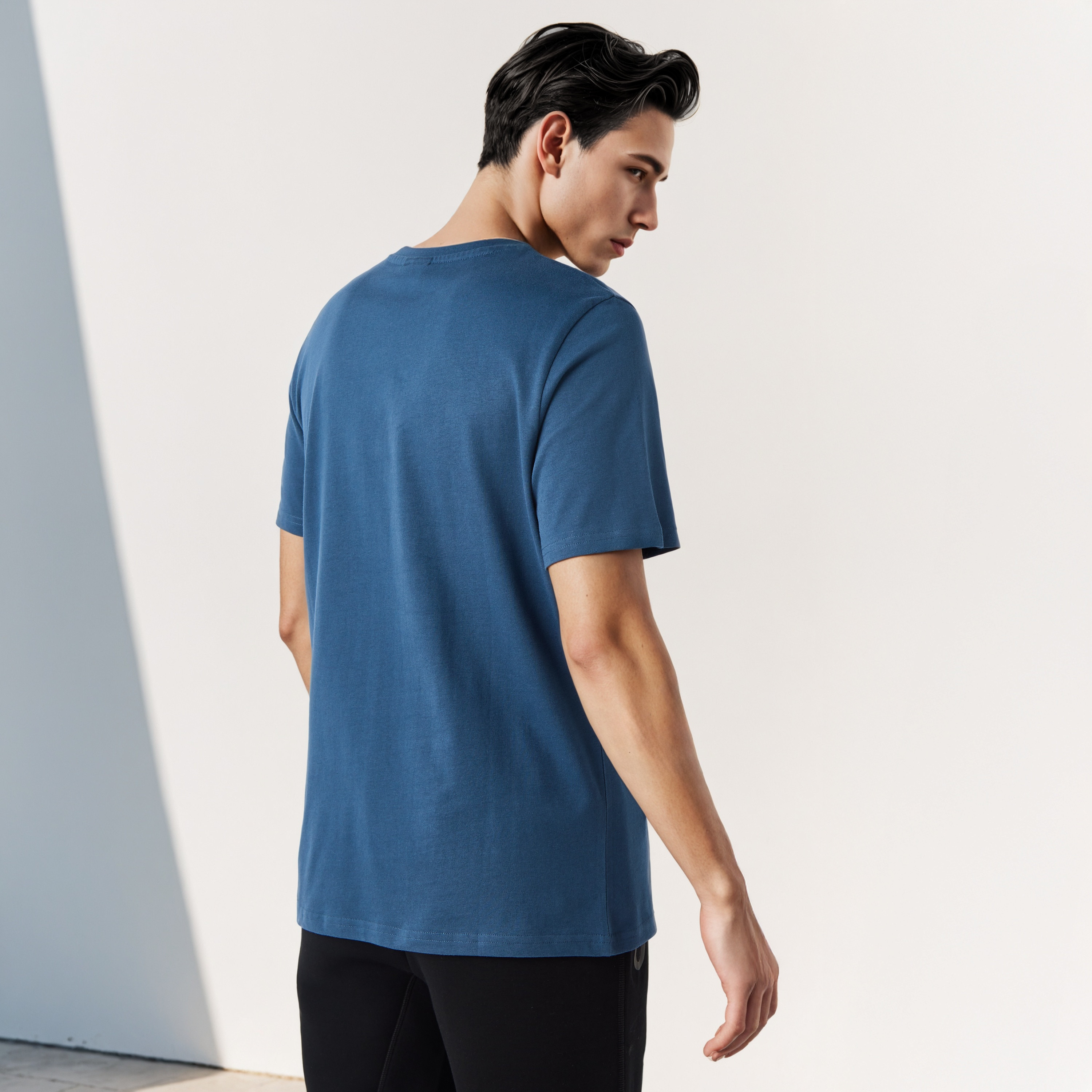 Kappa Logo Embossed T-shirt-men-clothing-sportswearandactivewear-tshirtsandpolos-image-3