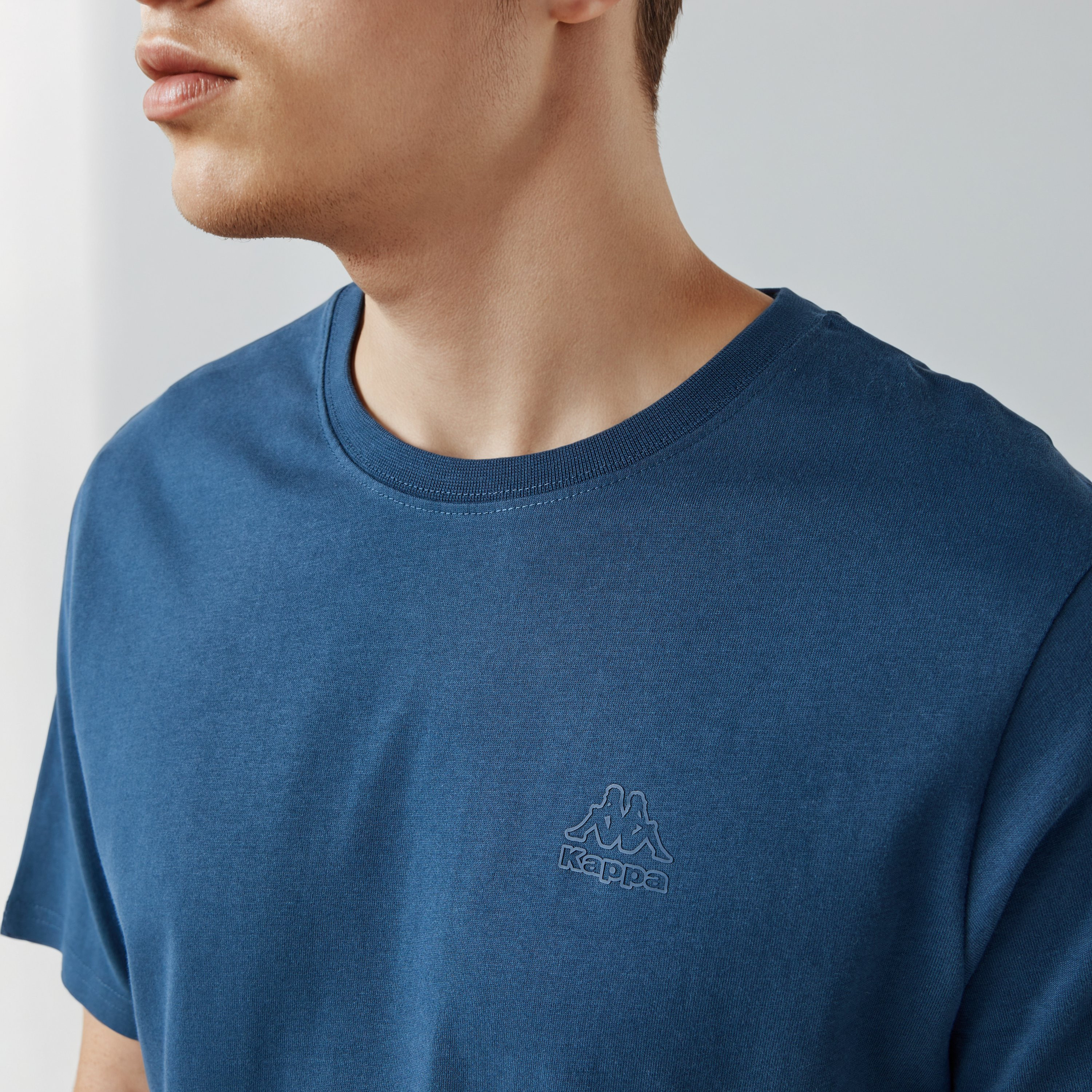 Kappa Logo Embossed T-shirt-men-clothing-sportswearandactivewear-tshirtsandpolos-image-4