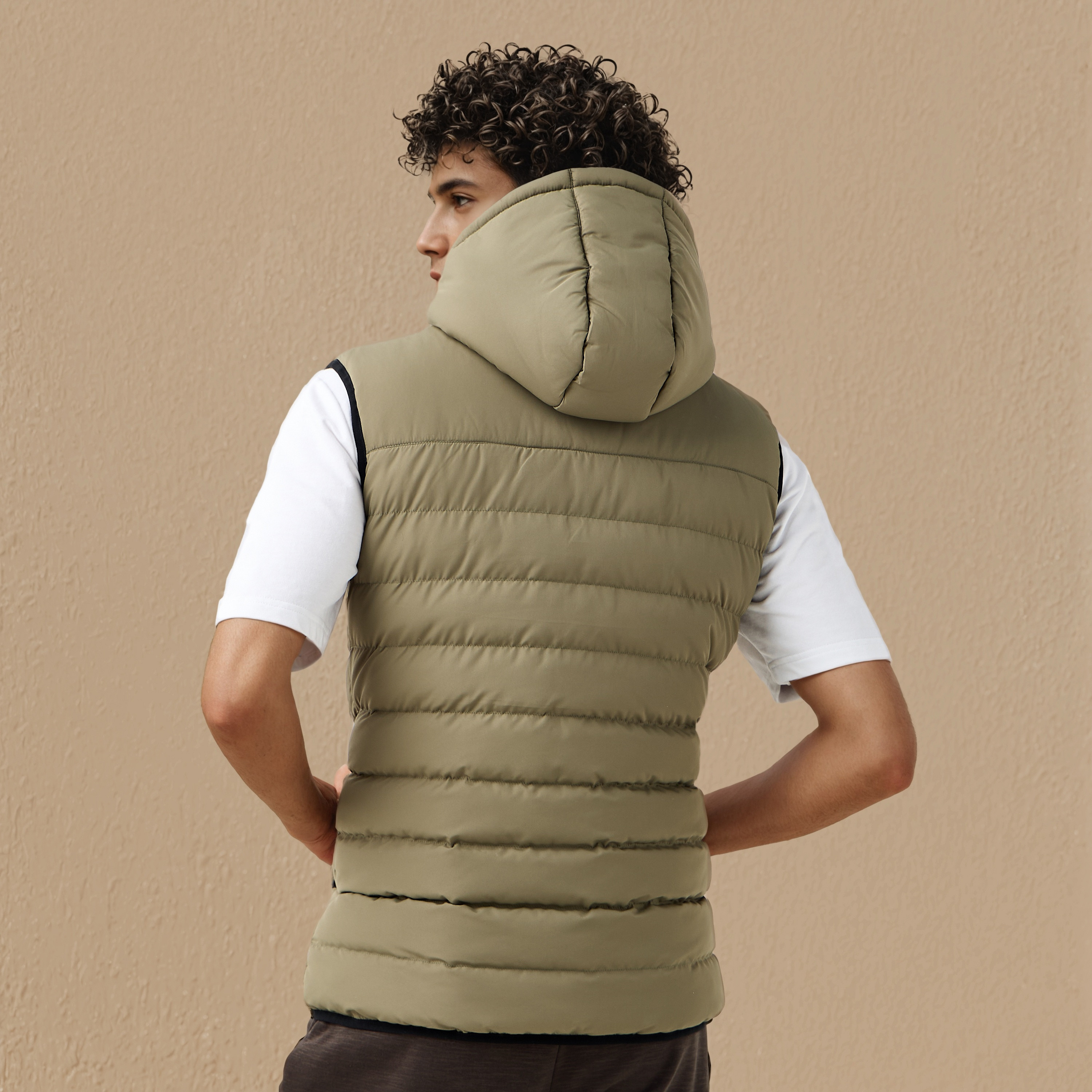 Kappa Men Sleeveless Hooded Puffer Gilet-men-clothing-jacketsandblazers-jackets-image-3