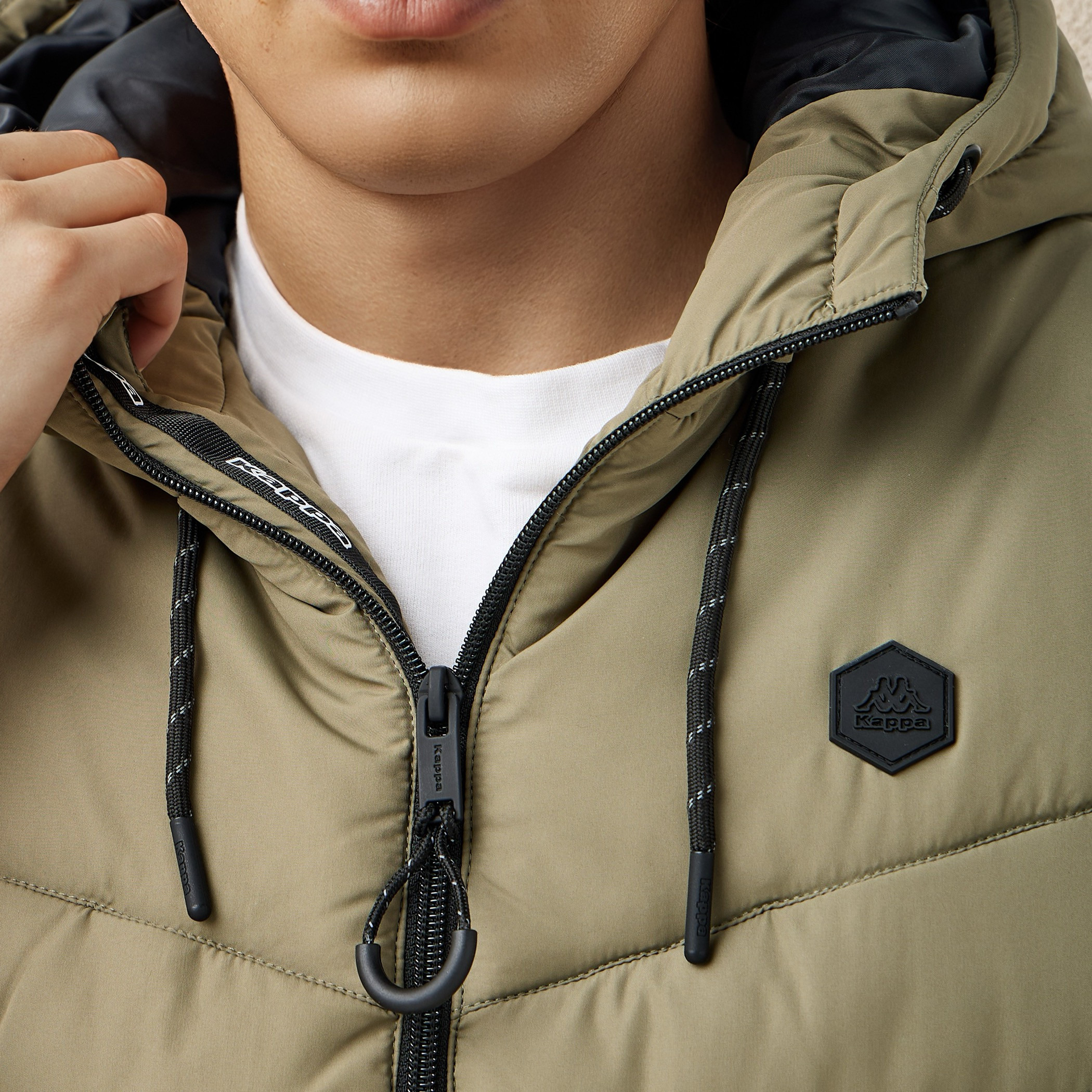 Kappa Men Sleeveless Hooded Puffer Gilet-men-clothing-jacketsandblazers-jackets-image-4