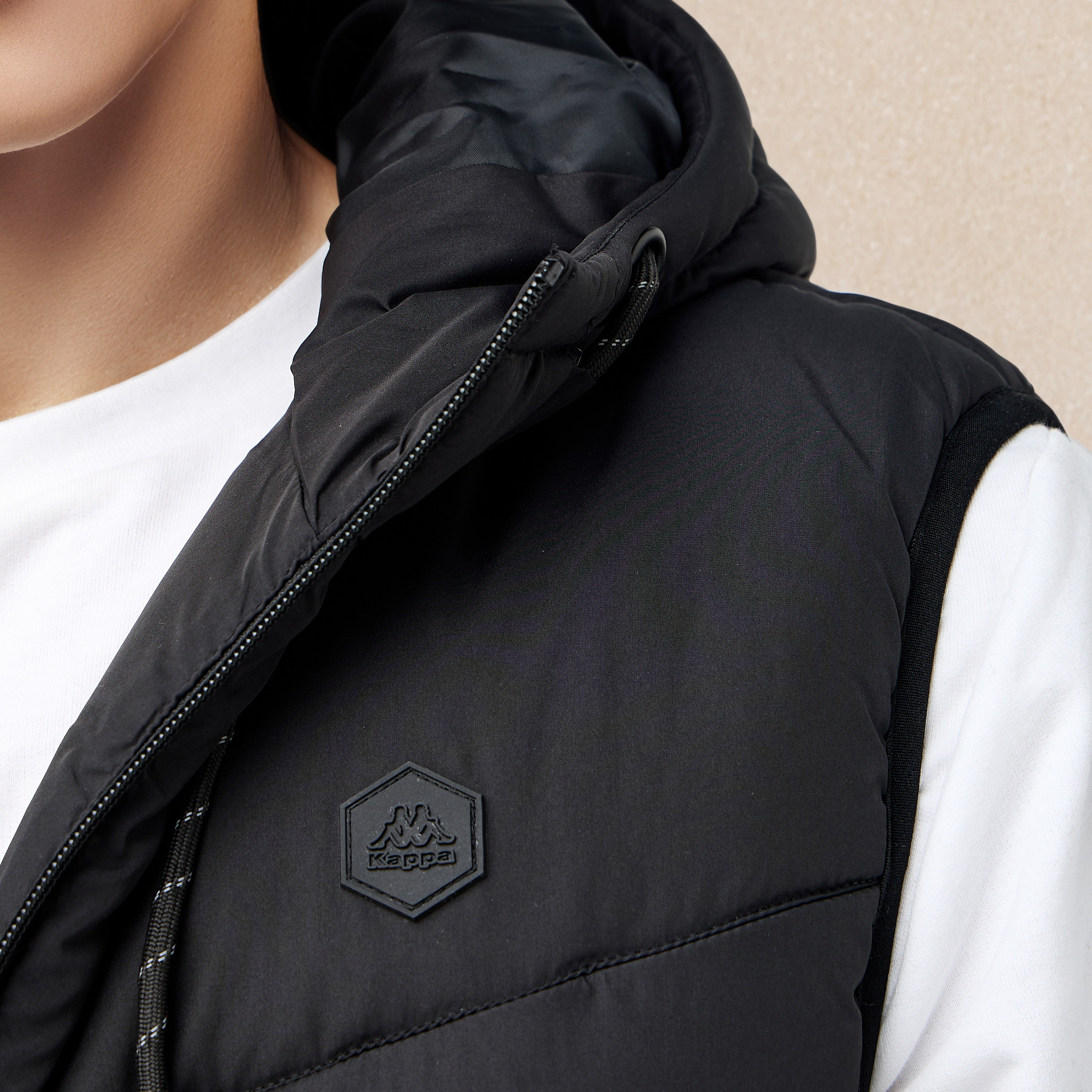 Kappa Men Sleeveless Hooded Puffer Gilet-men-clothing-jacketsandblazers-jackets-image-5