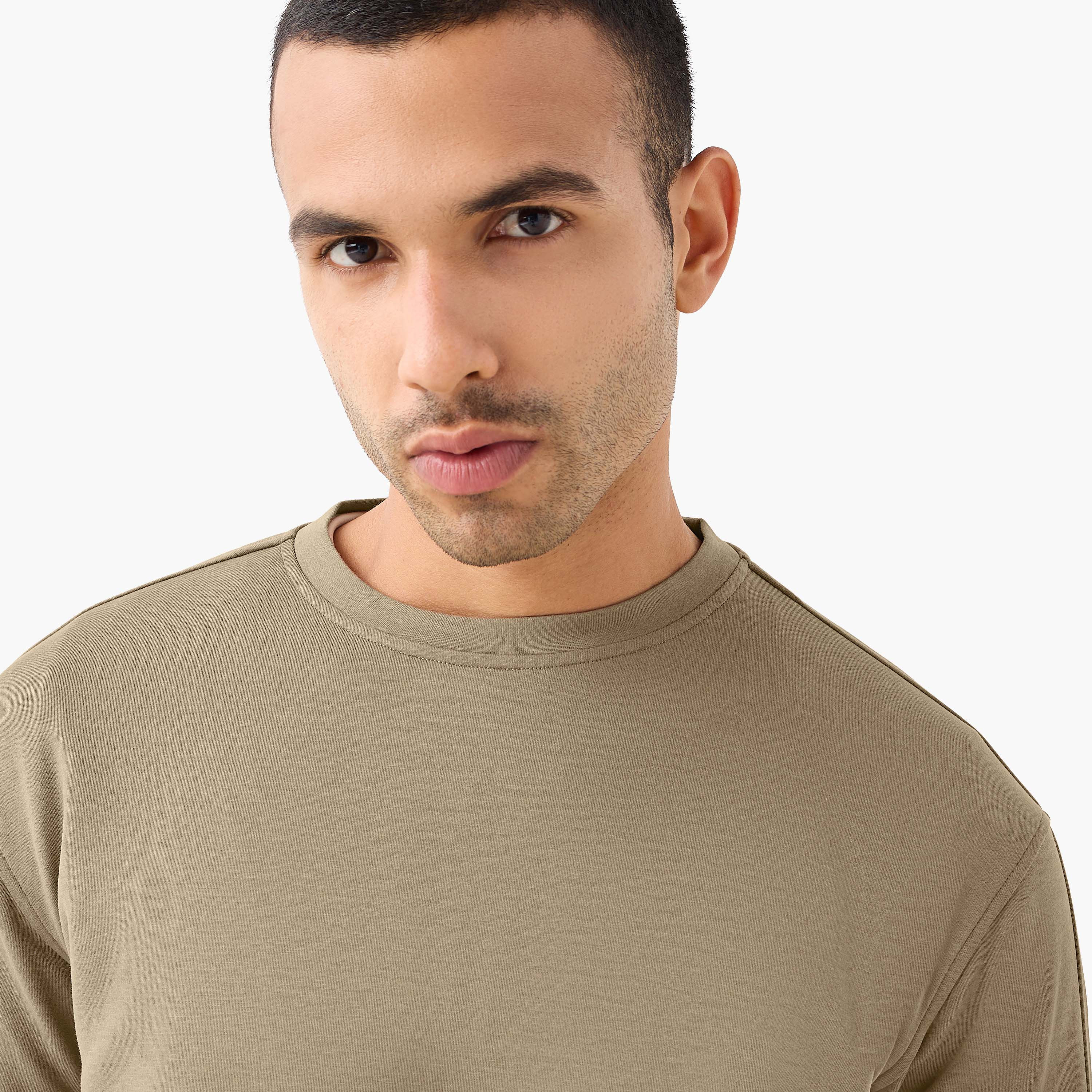 سويت شيرت للرجال من لوف بانغولين-men-winterwear-hoodiesandsweatshirts-image-2