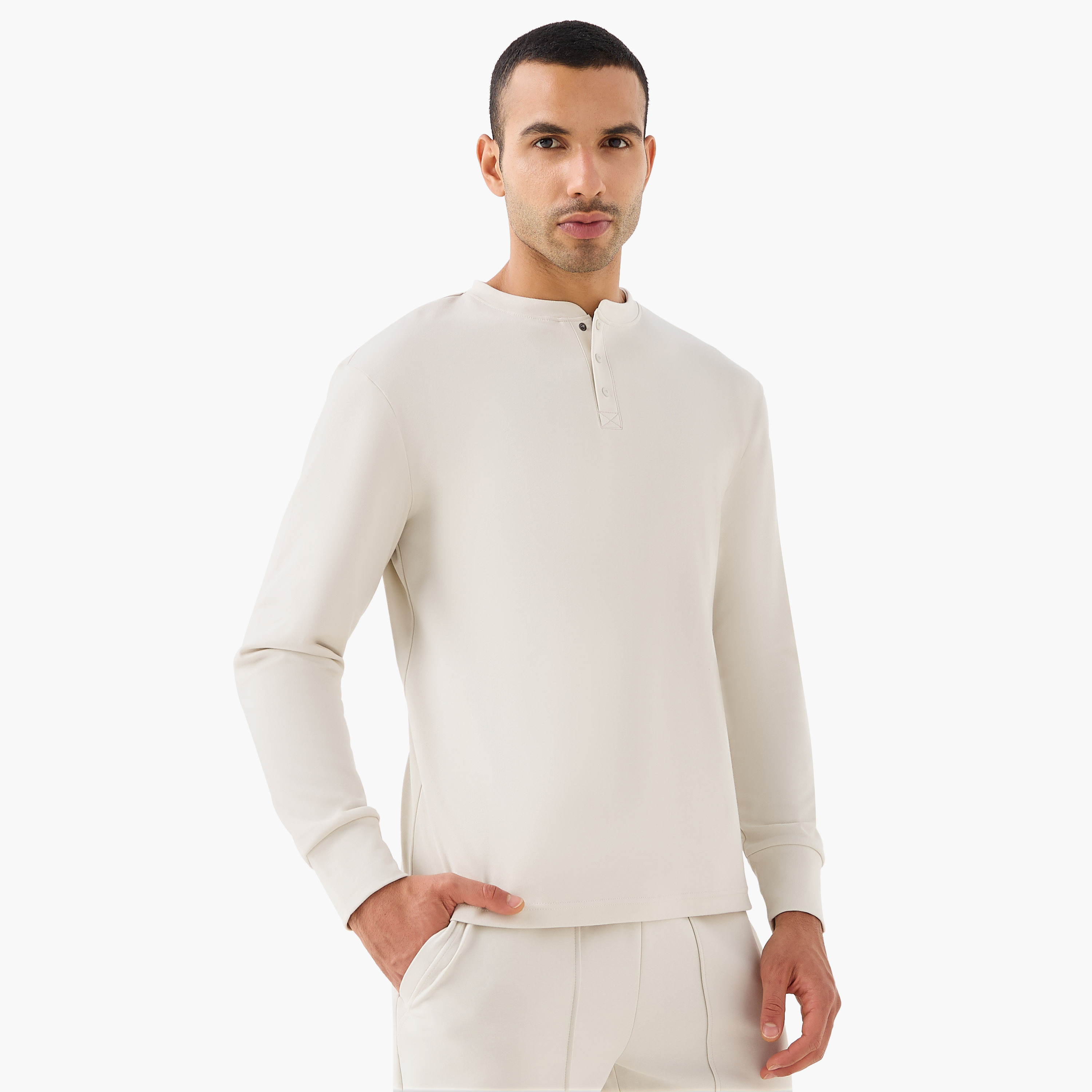 تيشيرت بياقة هنلي للرجال من لوف بانغولين-men-clothing-sportswearandactivewear-tshirtsandpolos-image-1