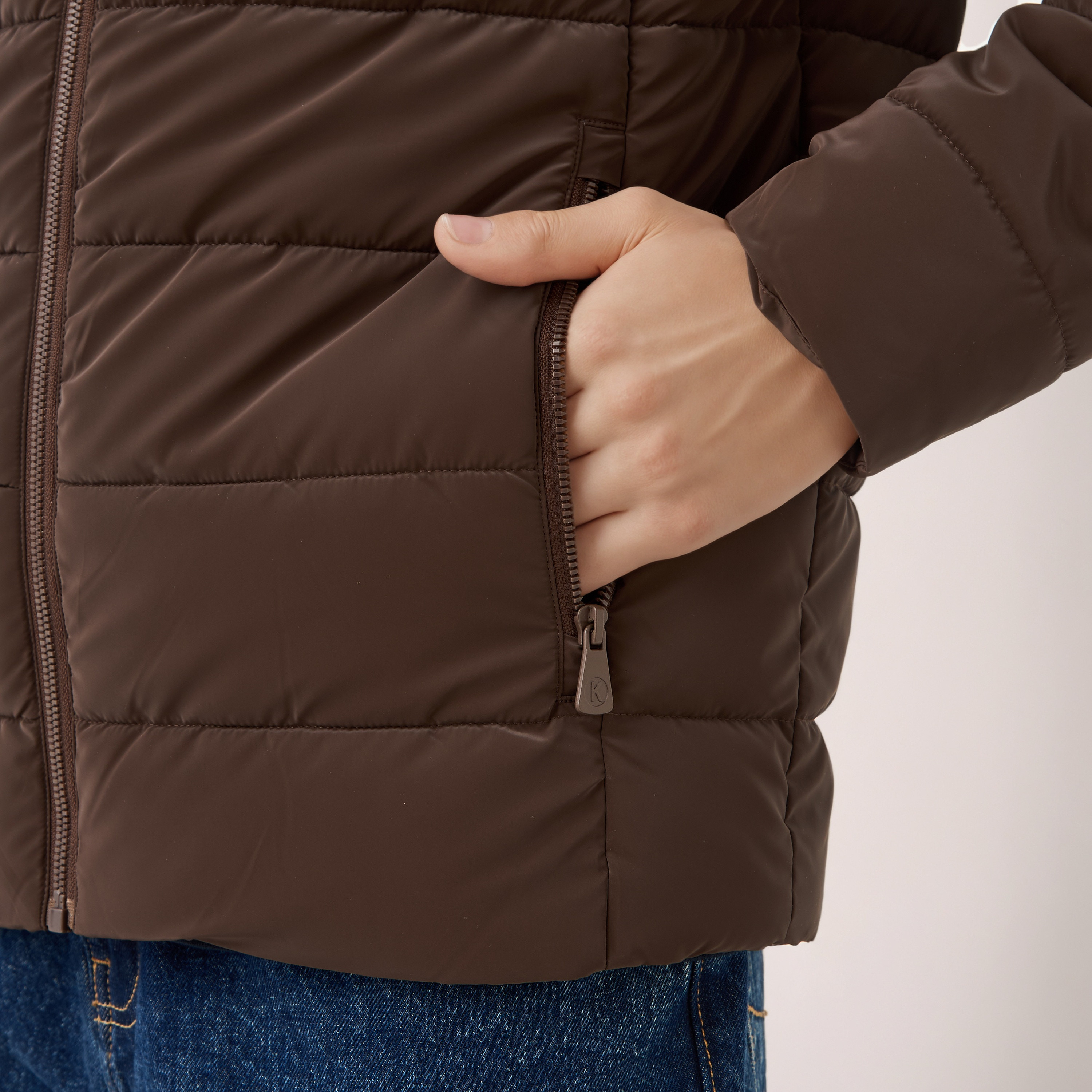جاكيت منفوخ بقصّة عادية وقبعة للرجال من كابا-men-clothing-jacketsandblazers-jackets-image-5