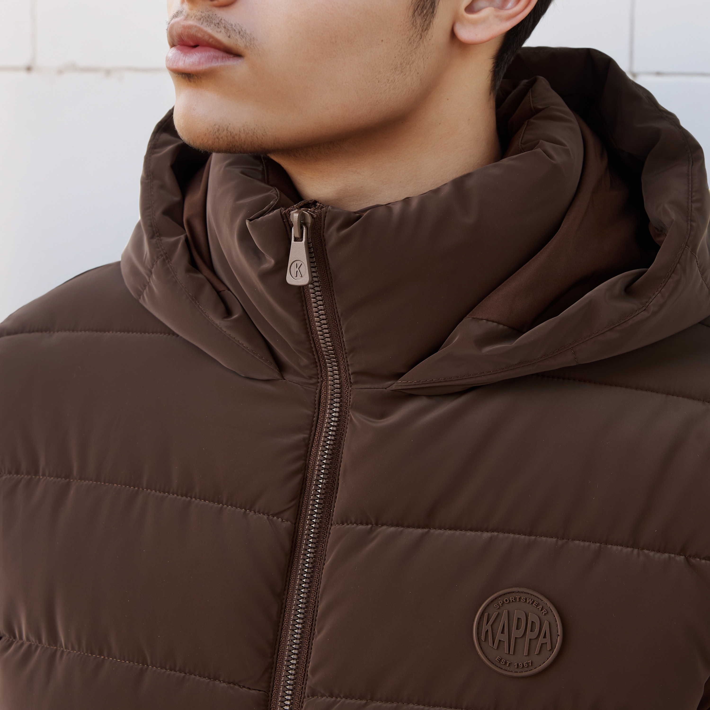 جاكيت منفوخ بقصّة عادية وقبعة للرجال من كابا-men-clothing-jacketsandblazers-jackets-image-11