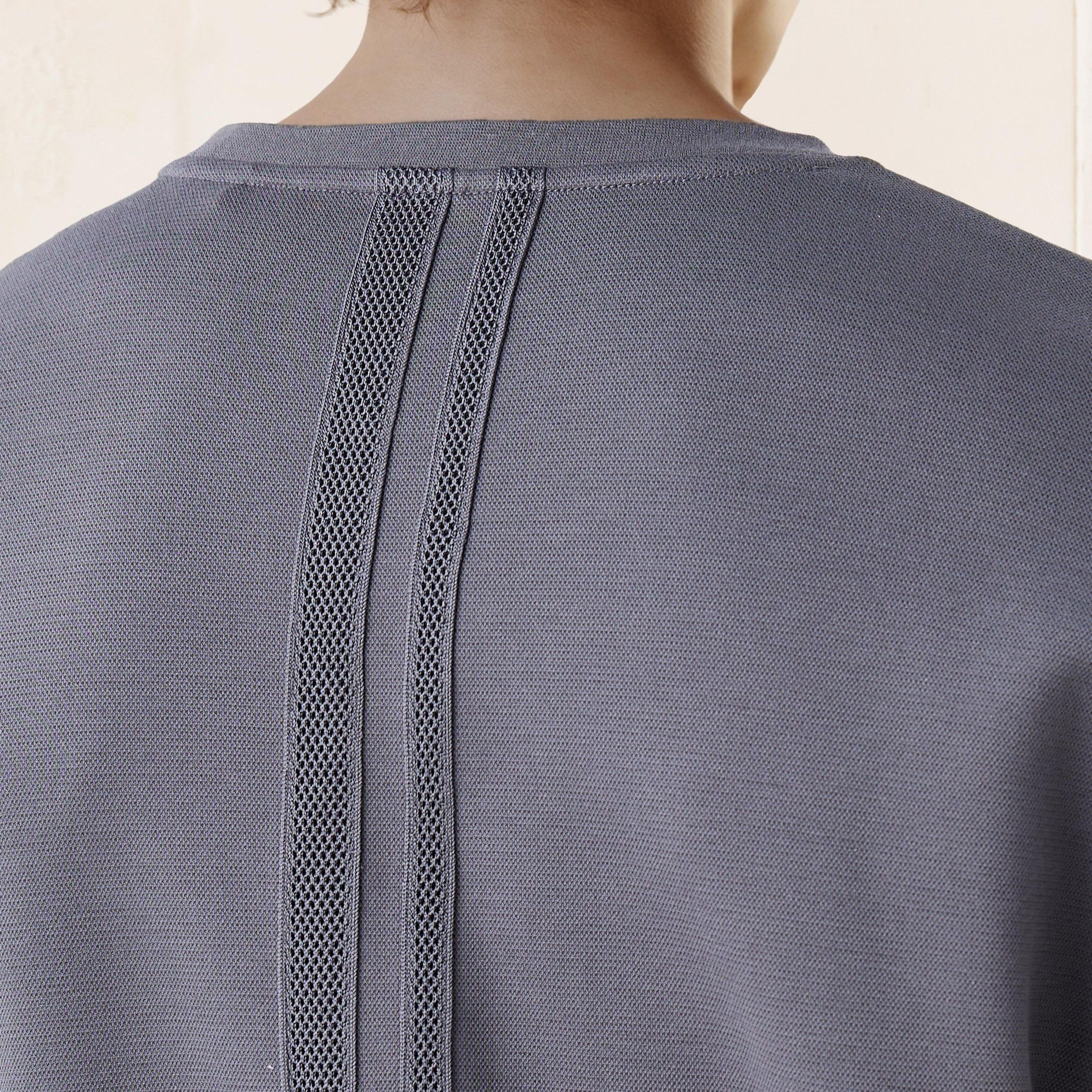تيشيرت رجالي بزينة شريط من كابا-men-clothing-sportswearandactivewear-tshirtsandpolos-image-5