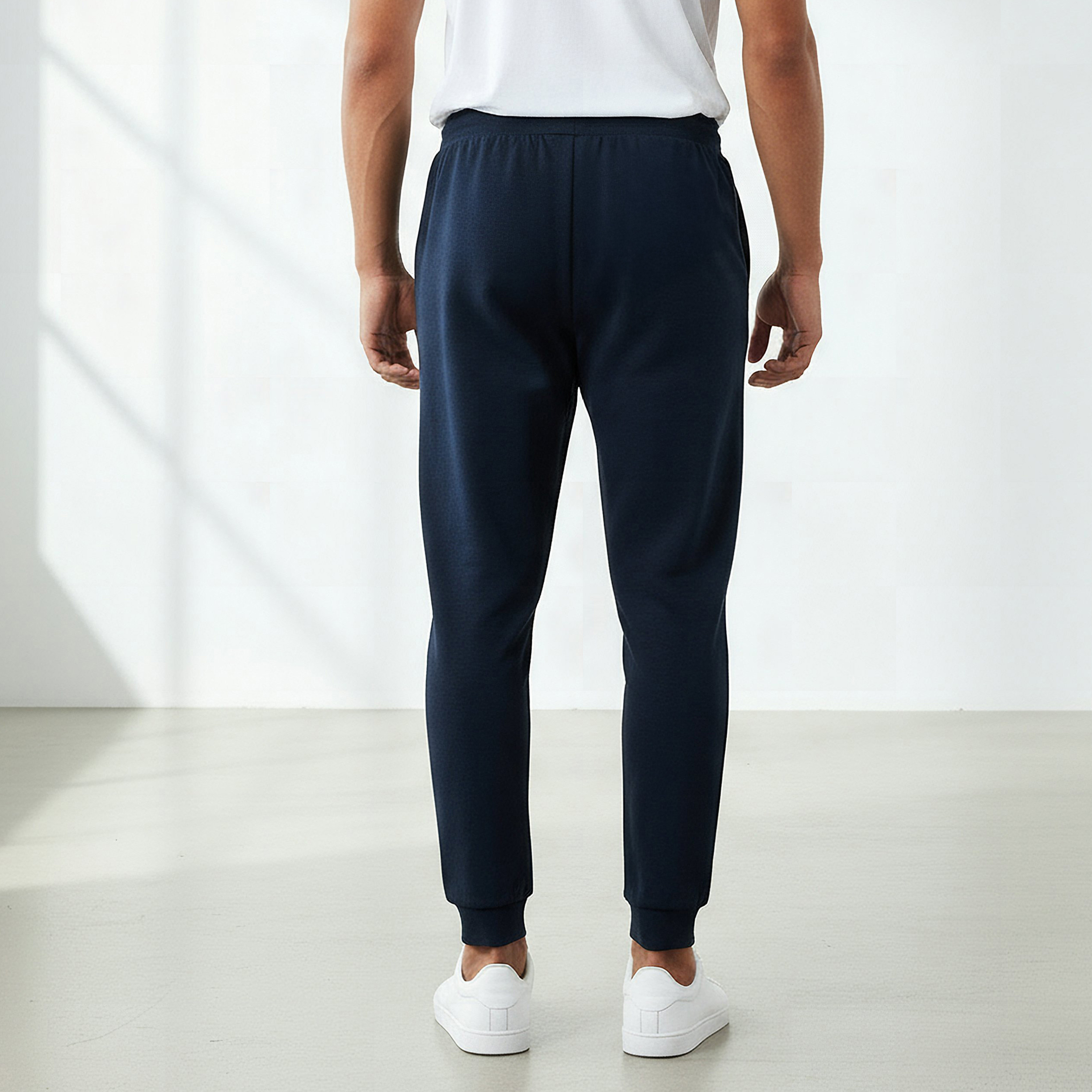 بنطلون رياضي رجالي أساسي برباط إغلاق من كابا-men-clothing-sportswearandactivewear-bottoms-joggers-image-3
