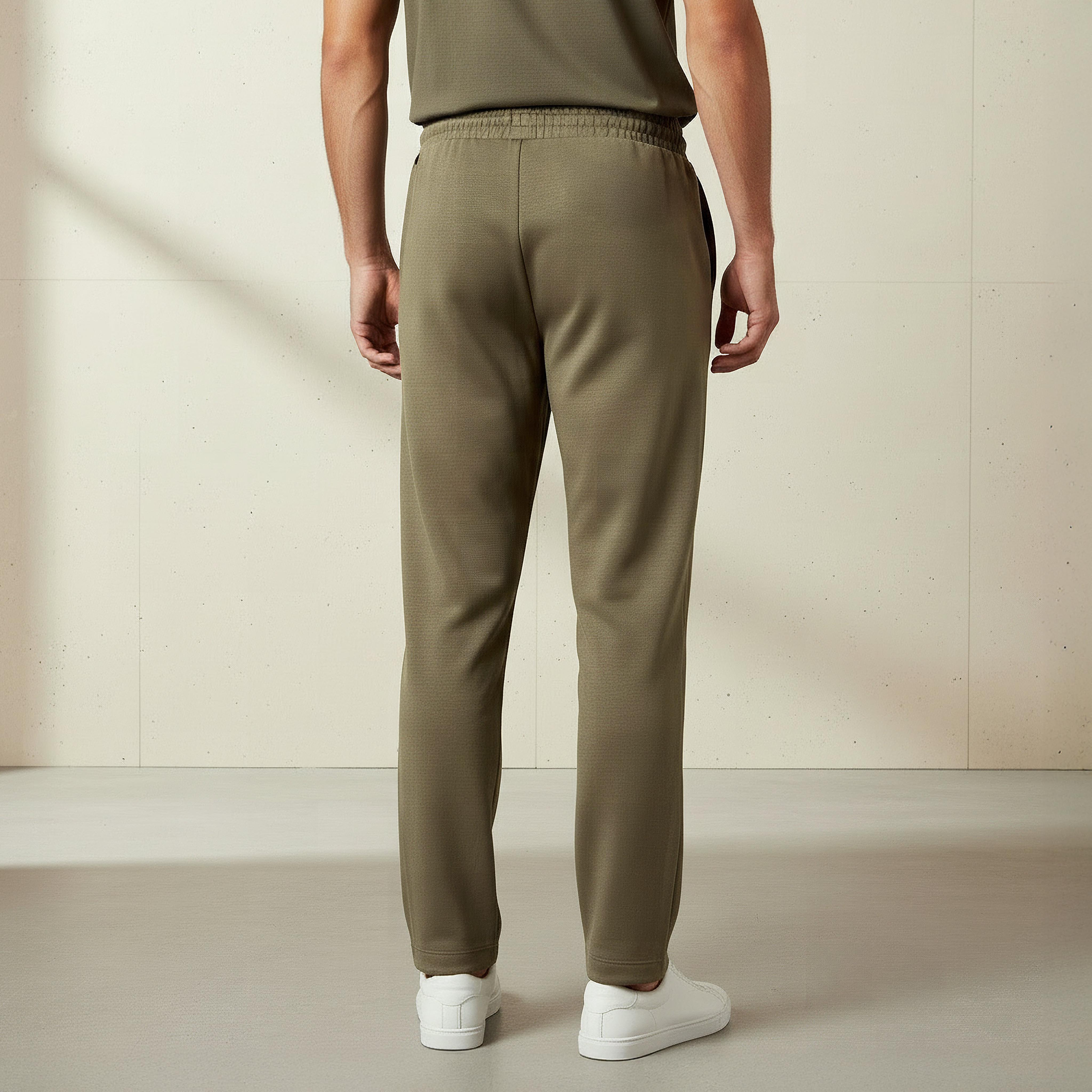 بنطلون رياضي مطاطي بقصة عادية للرجال من كابا-men-clothing-sportswearandactivewear-bottoms-joggers-image-1
