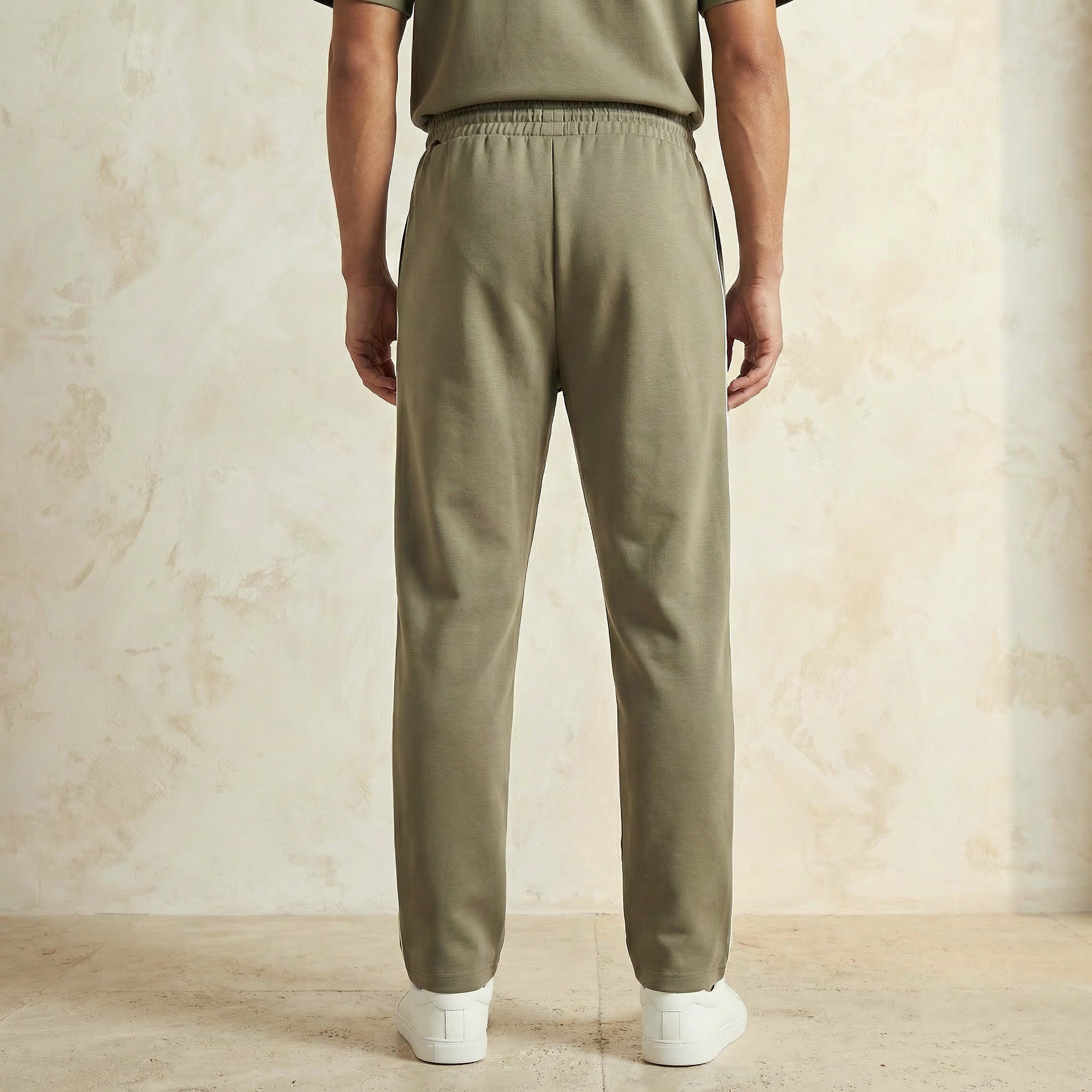 بنطلون رياضي مطاطي بقصة عادية للرجال من كابا-men-clothing-sportswearandactivewear-bottoms-joggers-image-1