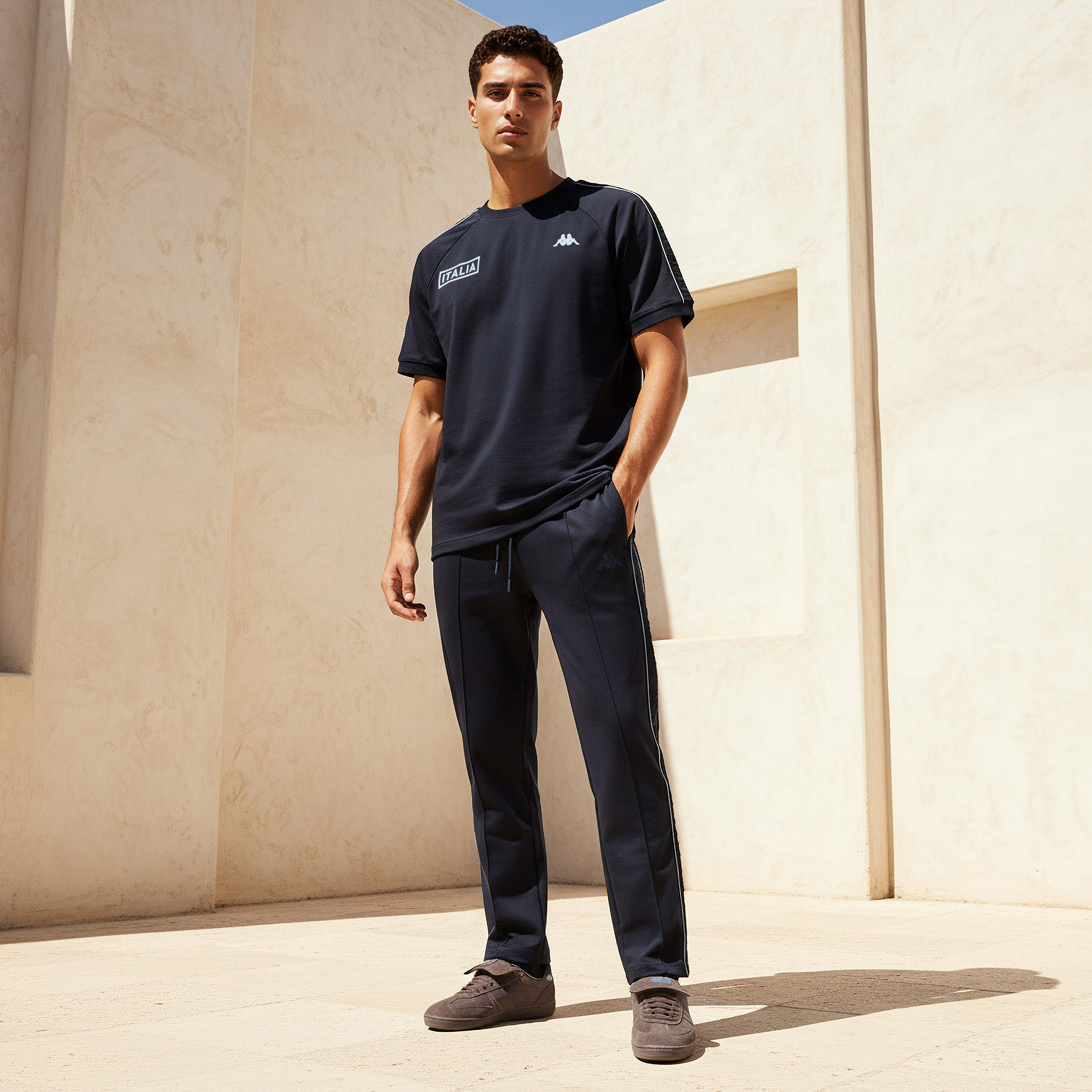 تيشيرت بزينة شريط للرجال من كابا-men-clothing-sportswearandactivewear-tshirtsandpolos-image-3