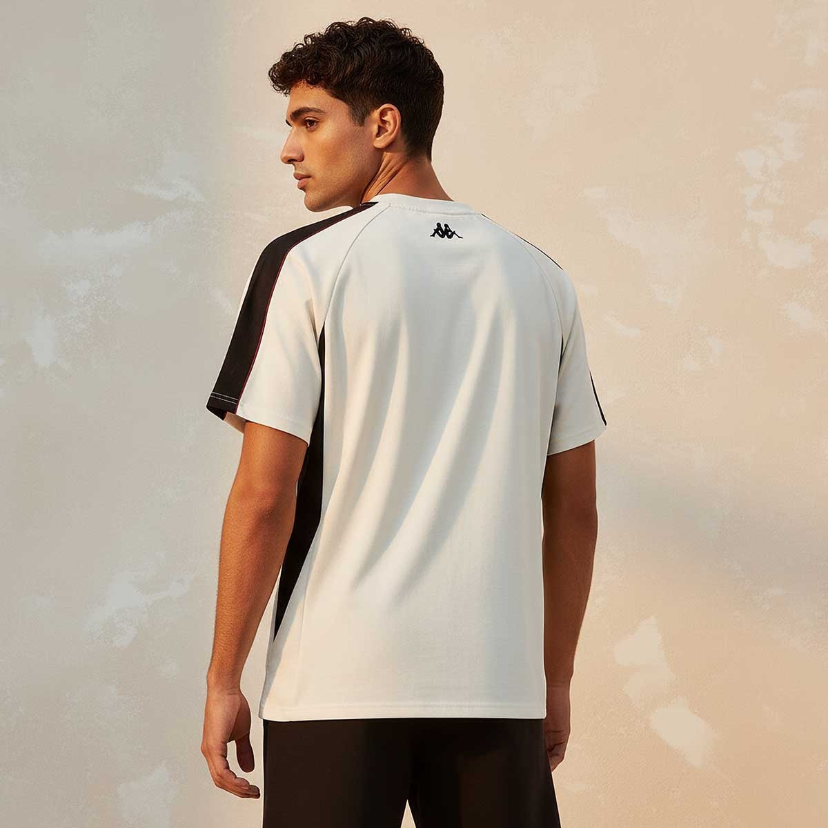 تيشيرت قابل للتمدد في اتجاهين من كابا-men-clothing-sportswearandactivewear-tshirtsandpolos-image-5