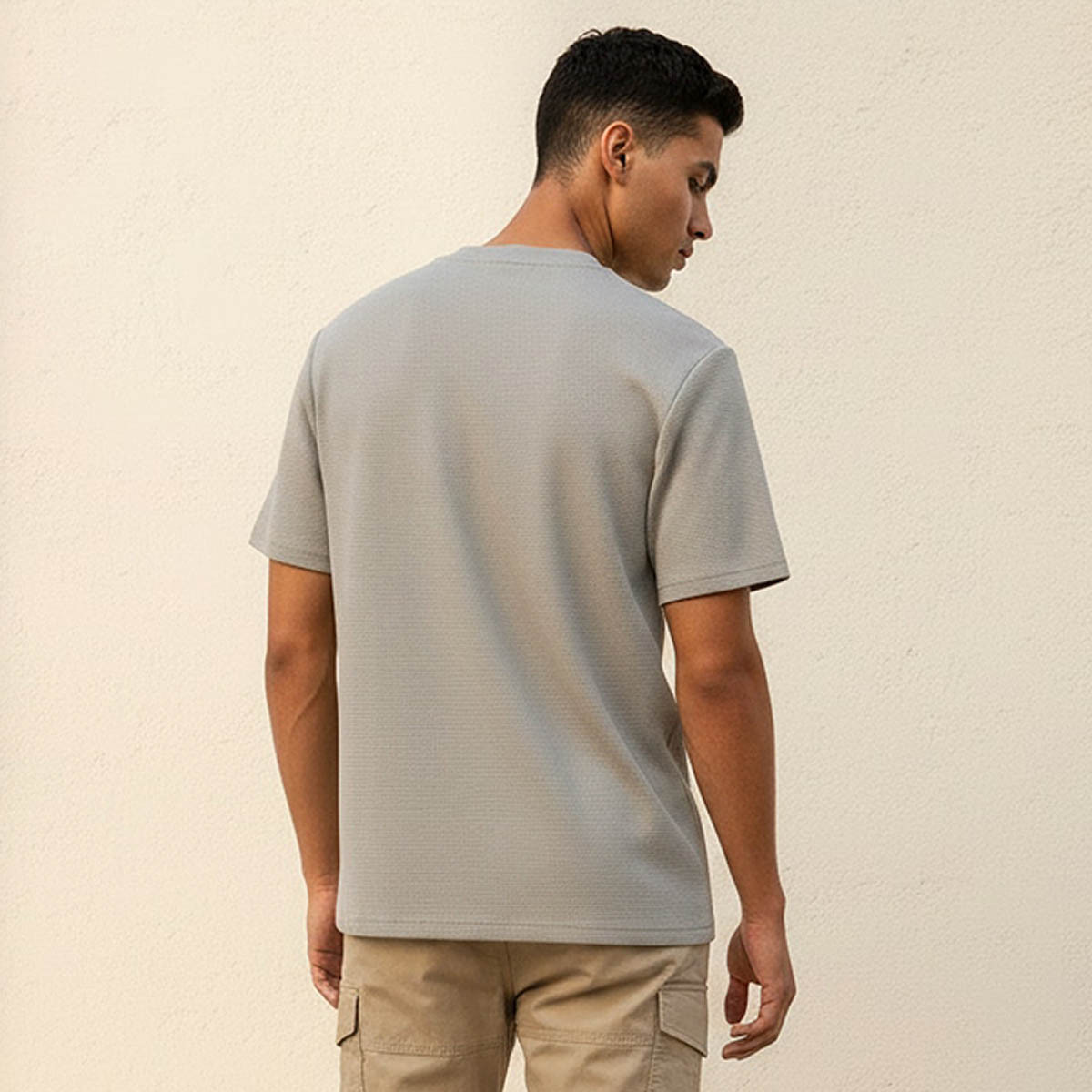 تيشيرت بنمط وافل بارز الملمس للرجال من لاف بانجولين-men-clothing-sportswearandactivewear-tshirtsandpolos-image-4