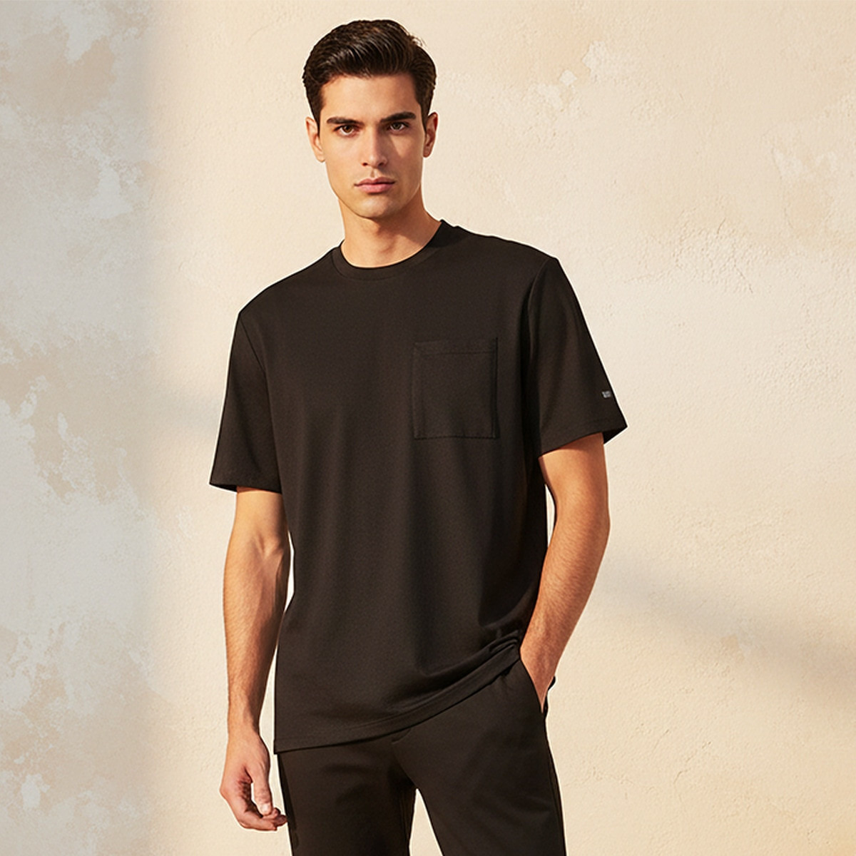 تيشيرت قابل للتمدد في اتجاهين من لاف بانجولين-men-clothing-sportswearandactivewear-tshirtsandpolos-image-1
