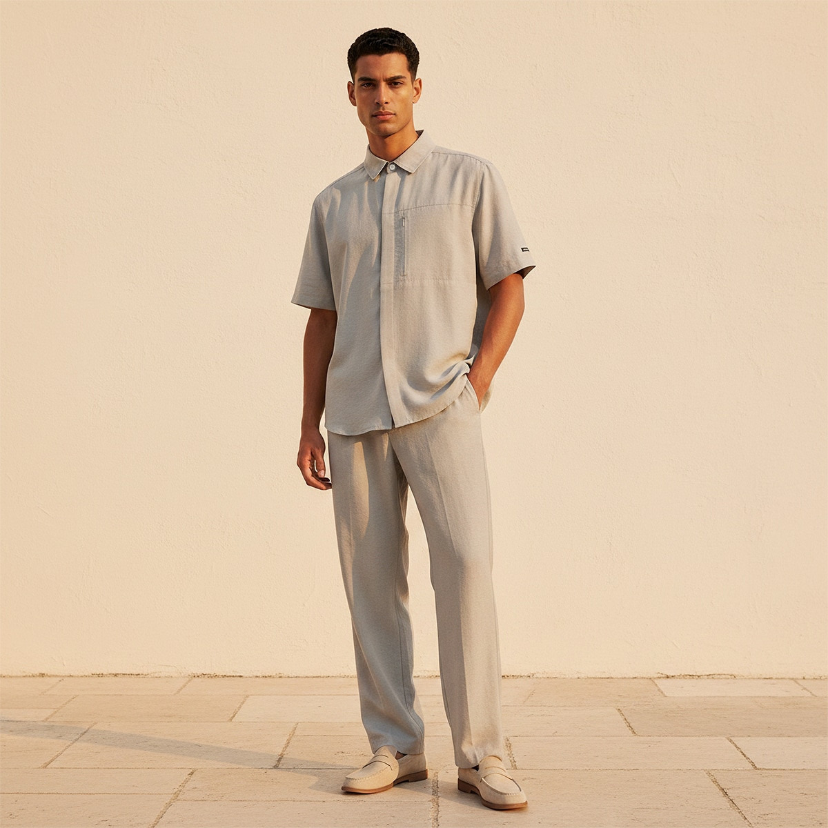 قميص بقصّة مريحة وياقة عادية وأكمام قصيرة من لاف بانجولين-men-clothing-shirts-image-3
