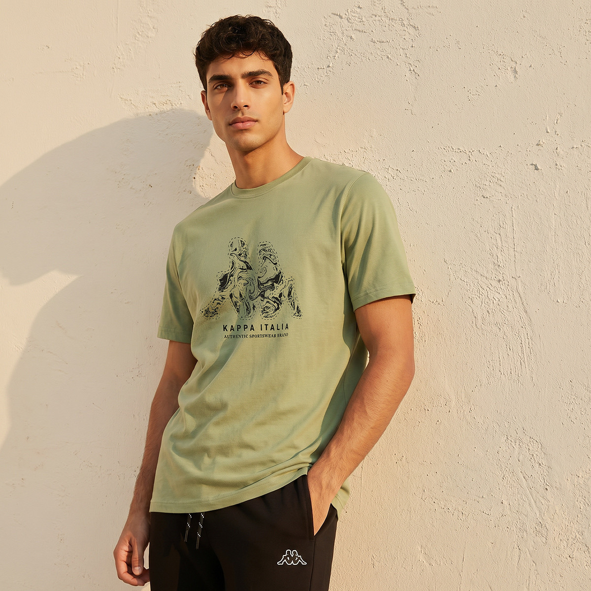 تيشيرت بطبعات شعار للرجال من كابا-men-clothing-sportswearandactivewear-tshirtsandpolos-image-1