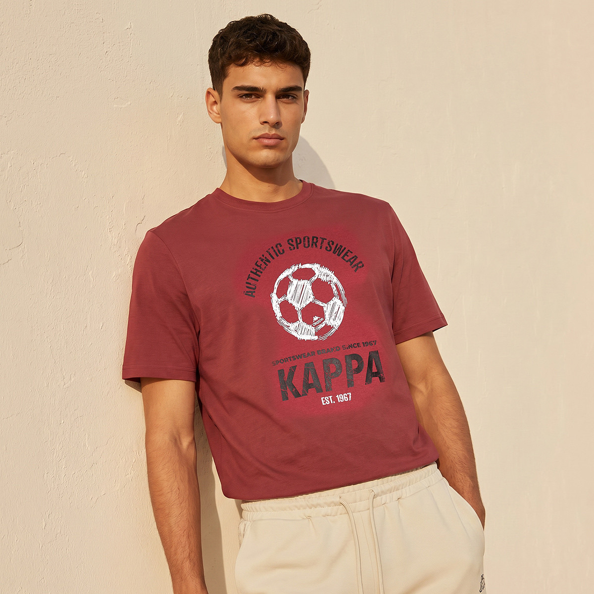 تيشيرت بطبعات شعار للرجال من كابا-men-clothing-sportswearandactivewear-tshirtsandpolos-image-1