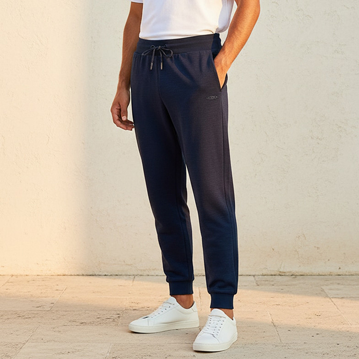 بنطلون جوجرز بملمس بارز من كابا-men-clothing-sportswearandactivewear-bottoms-joggers-image-6