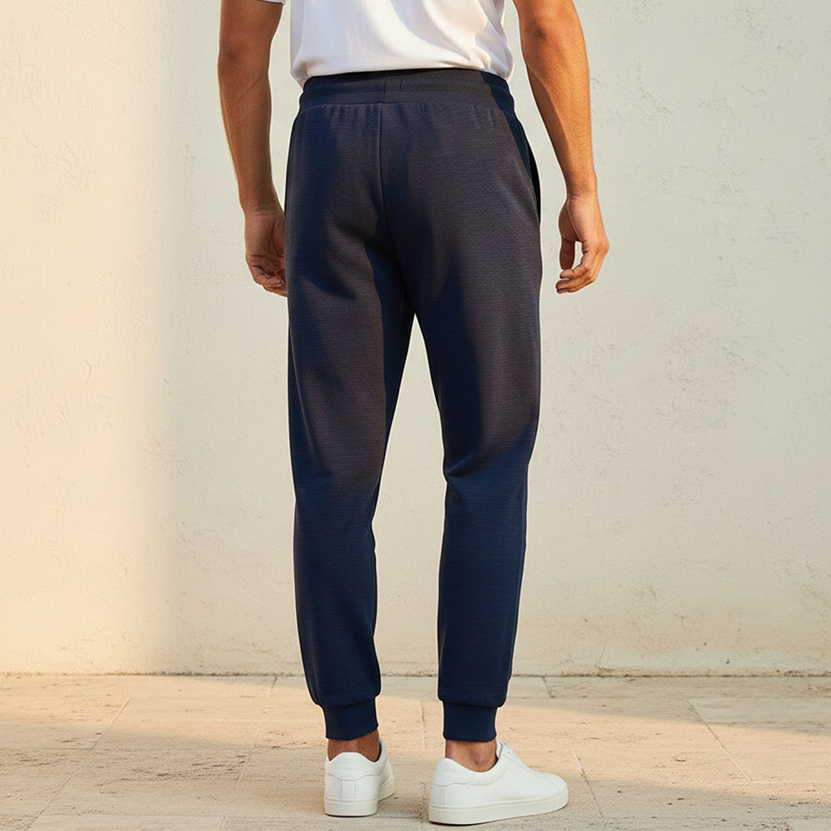 بنطلون جوجرز بملمس بارز من كابا-men-clothing-sportswearandactivewear-bottoms-joggers-image-4
