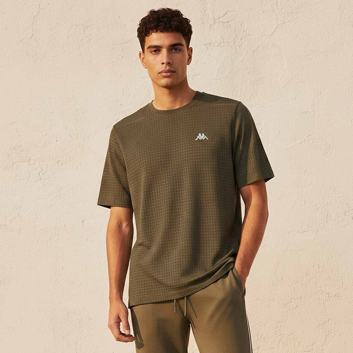 تيشيرت بارز الملمس بياقة ضيقة وأكمام قصيرة من كابا-men-clothing-tshirtsandpolos-tshirts-image-1