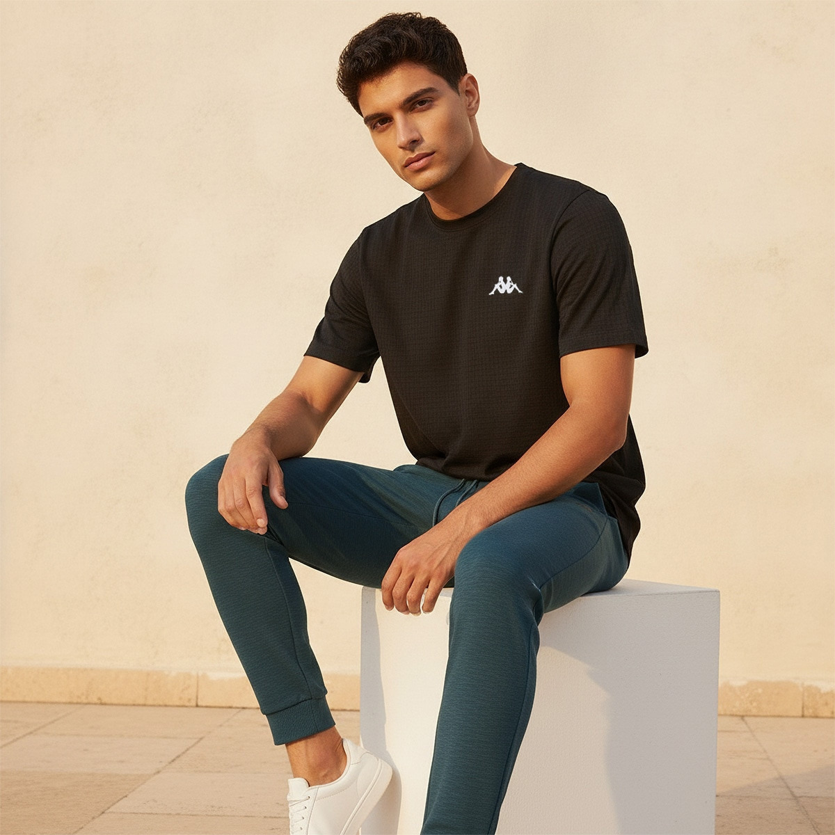 تيشيرت رياضي مطاطي بملمس بارز من كابا-men-clothing-sportswearandactivewear-tshirtsandpolos-image-5