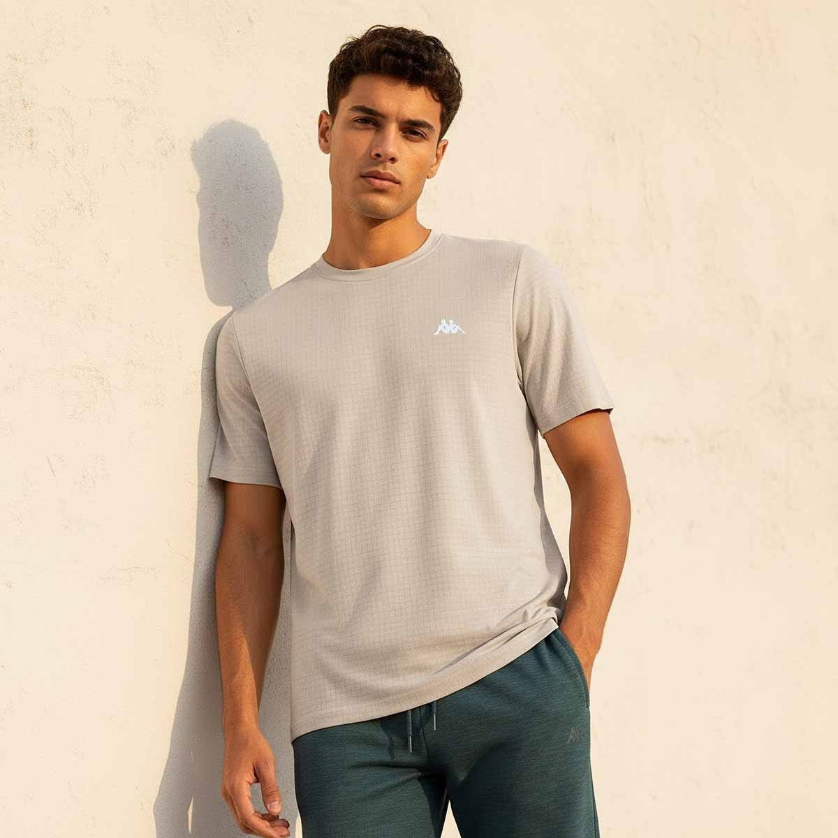 تيشيرت رياضي مطاطي بملمس بارز من كابا-men-clothing-sportswearandactivewear-tshirtsandpolos-image-1