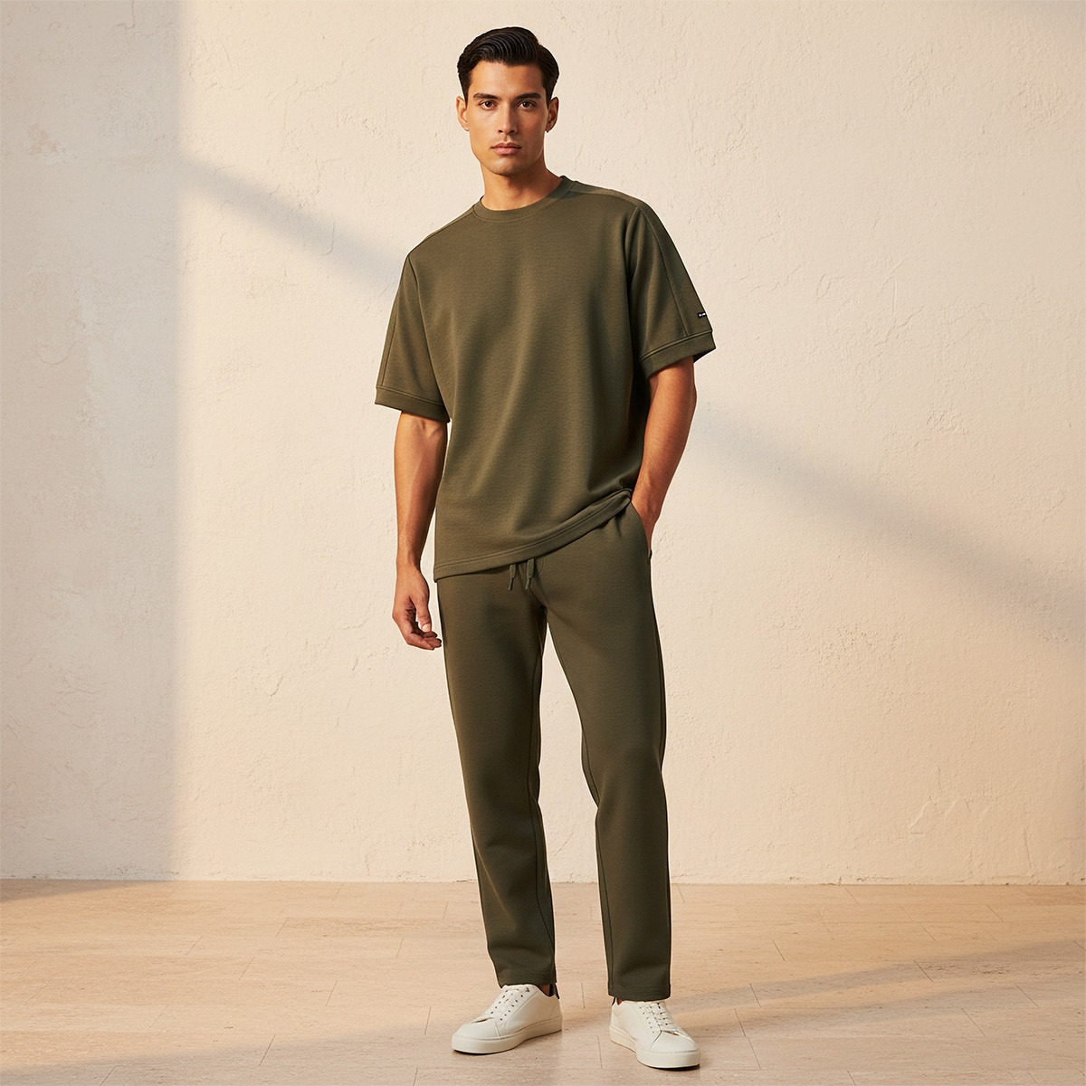 تيشيرت بلون موحد قابل للتمدد في اتجاهين من لاف بانجولين-men-clothing-sportswearandactivewear-tshirtsandpolos-image-3