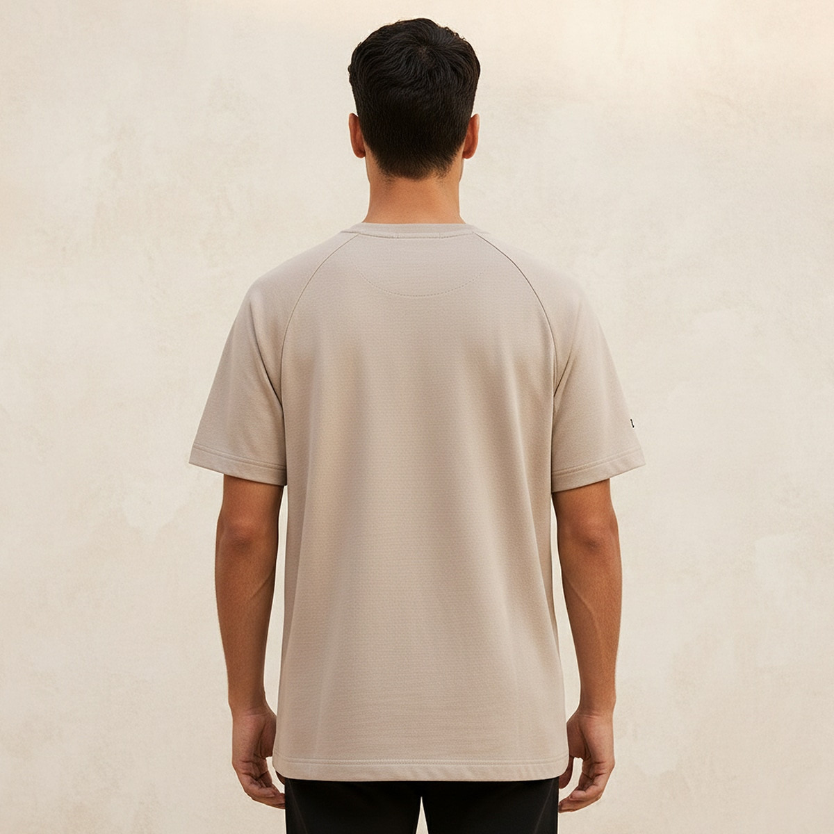Love Pangolin Raglan Sleeves Oversized T-shirt-men-clothing-sportswearandactivewear-tshirtsandpolos-image-4