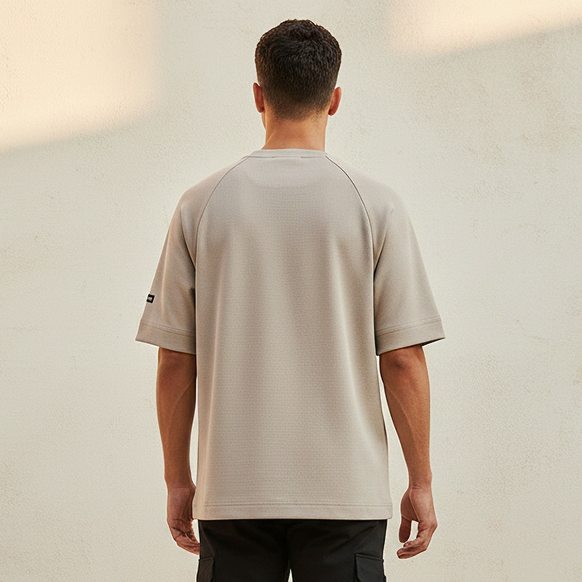 تيشيرت قابل للتمدد في 4 اتجاهات من لاف بانجولين-men-clothing-sportswearandactivewear-tshirtsandpolos-image-8