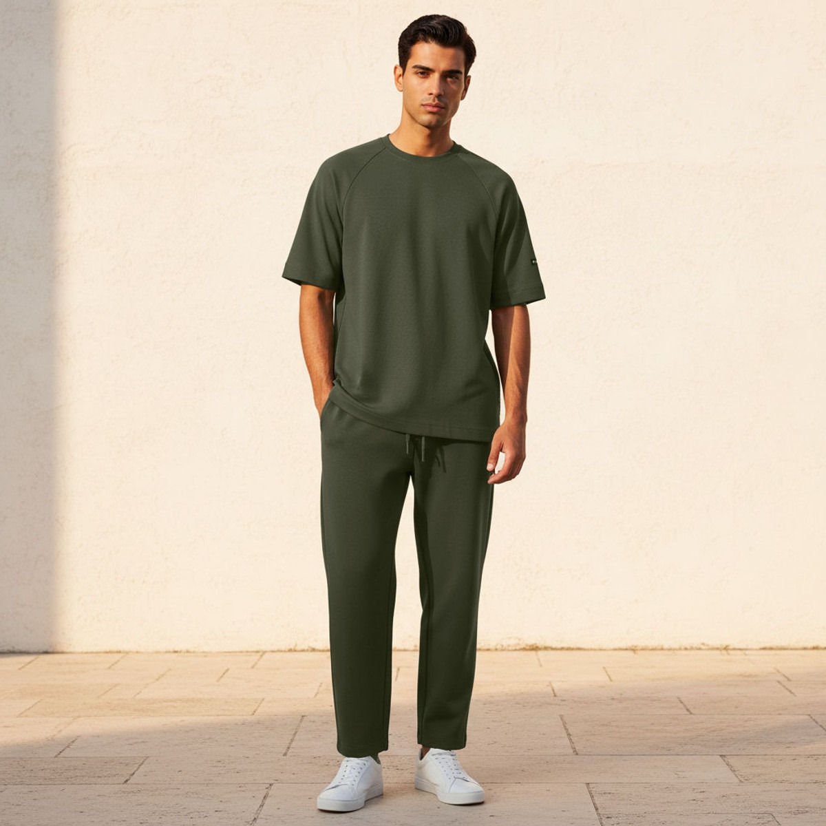 تيشيرت قابل للتمدد في 4 اتجاهات من لاف بانجولين-men-clothing-sportswearandactivewear-tshirtsandpolos-image-3