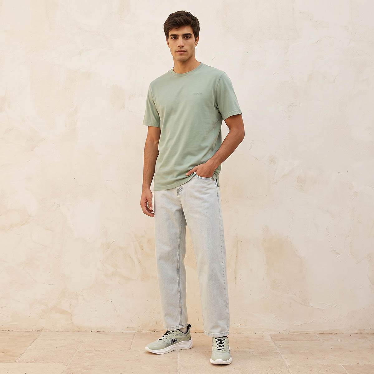 تيشيرت بارز الملمس من كابا-men-clothing-sportswearandactivewear-tshirtsandpolos-image-3