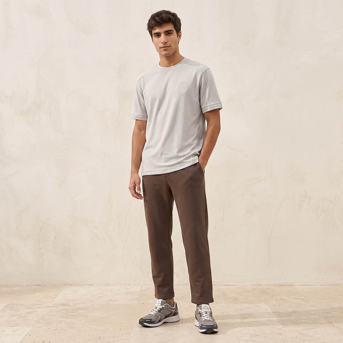 تيشيرت بأكمام قصيرة وياقة ضيقة من كابا-men-clothing-tshirtsandpolos-tshirts-image-3