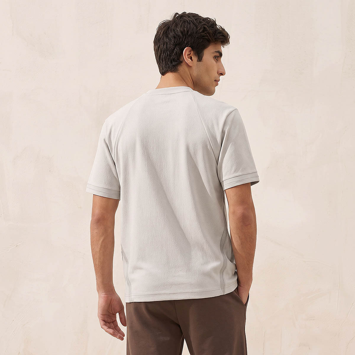 تيشيرت بأكمام قصيرة وياقة ضيقة من كابا-men-clothing-tshirtsandpolos-tshirts-image-4