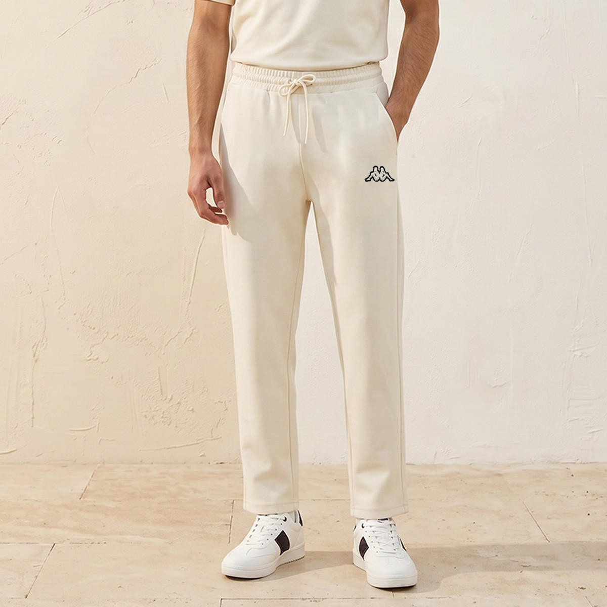 بنطلون رياضي مريح برباط خصر من كابا-men-clothing-sportswearandactivewear-bottoms-joggers-image-1