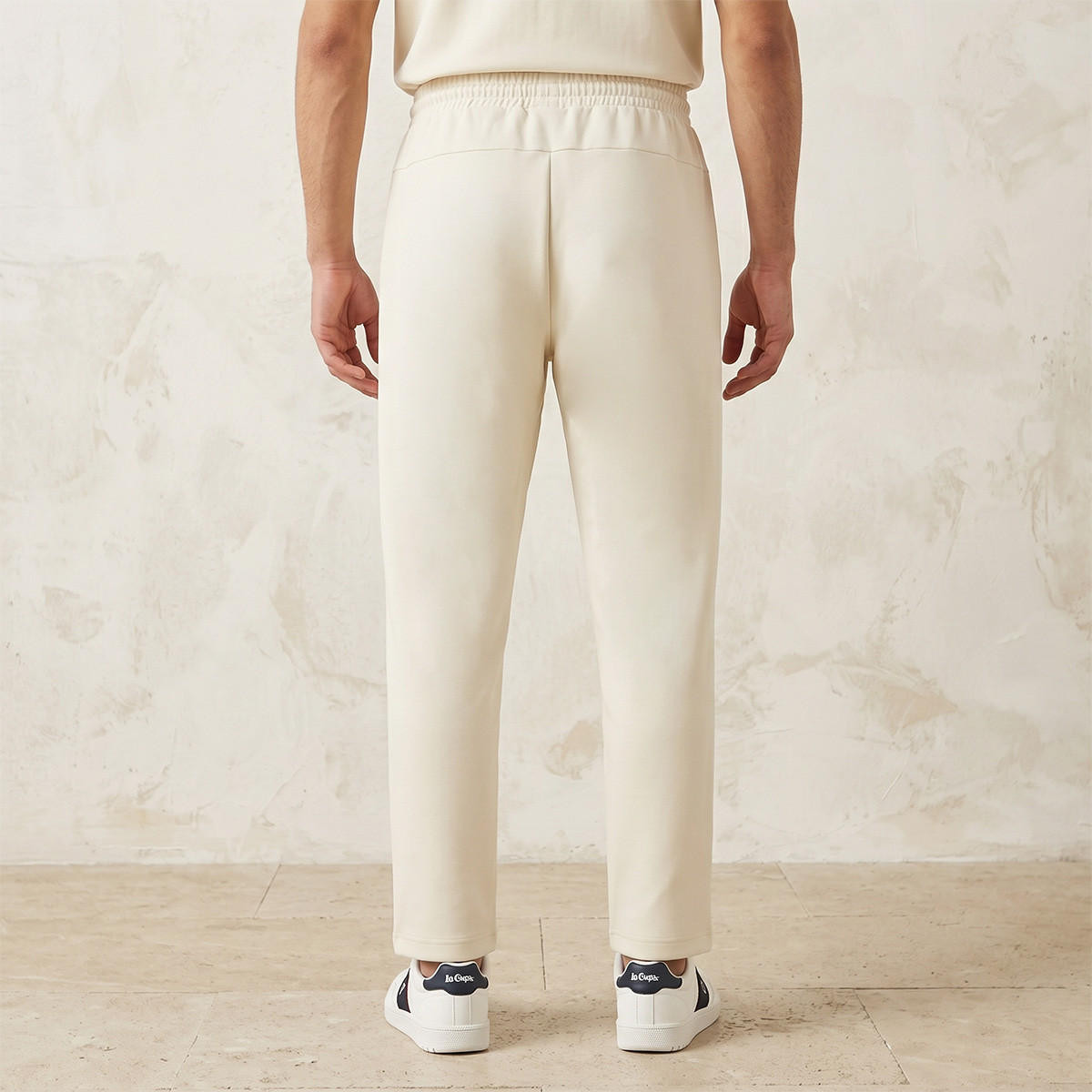 بنطلون رياضي مريح برباط خصر من كابا-men-clothing-sportswearandactivewear-bottoms-joggers-image-3