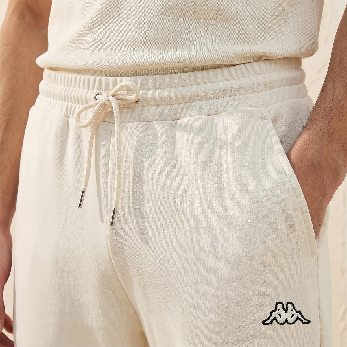 بنطلون رياضي مريح برباط خصر من كابا-men-clothing-sportswearandactivewear-bottoms-joggers-image-4