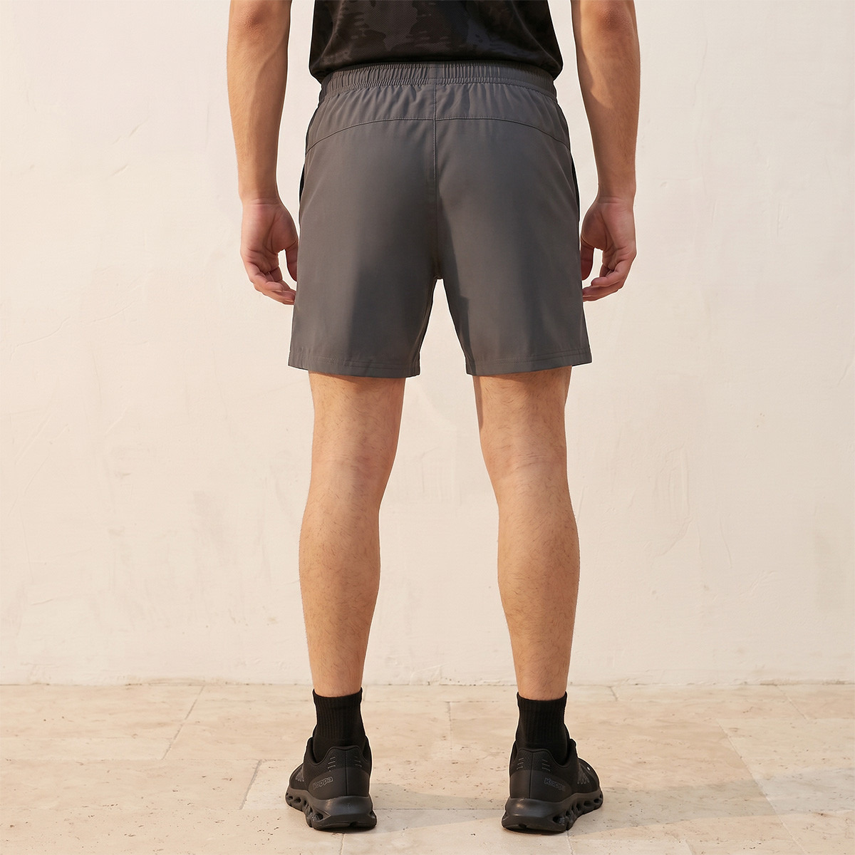 شورت بتفاصيل شبكية من كابا-men-clothing-bottoms-shorts-image-4