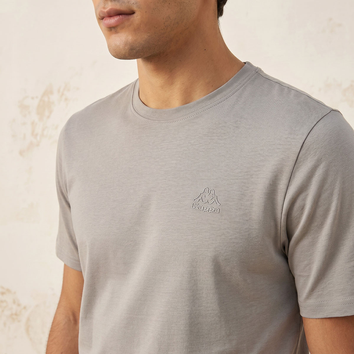 تيشيرت بشعار من كابا-men-clothing-sportswearandactivewear-tshirtsandpolos-image-5