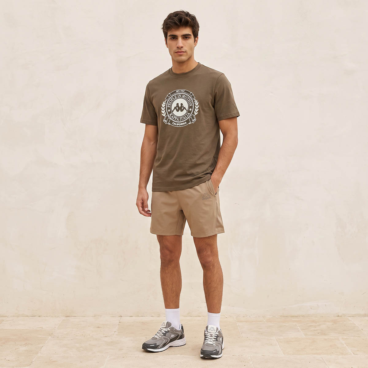 تيشيرت بطبعات غير مطاطي من كابا-men-clothing-sportswearandactivewear-tshirtsandpolos-image-3