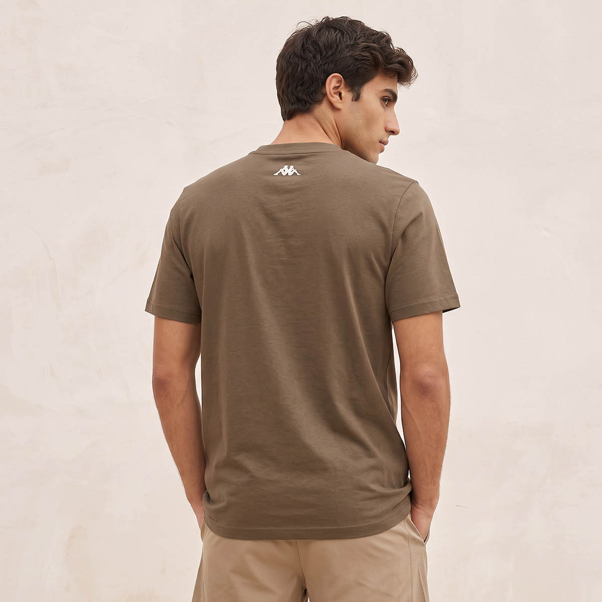 تيشيرت بطبعات غير مطاطي من كابا-men-clothing-sportswearandactivewear-tshirtsandpolos-image-4