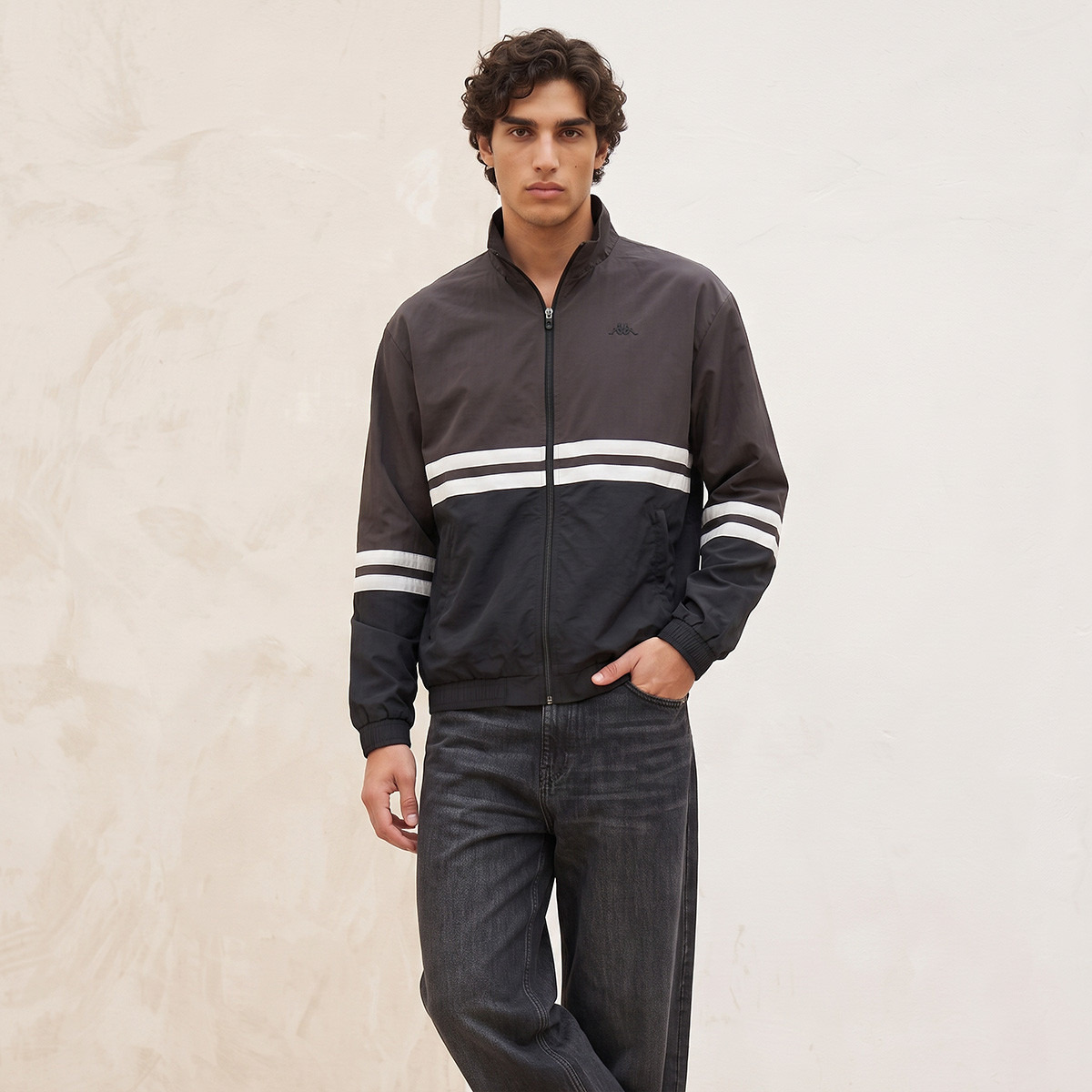 جاكيت بقوالب ملونة وياقة عالية من كابا-men-clothing-jacketsandblazers-jackets-image-5